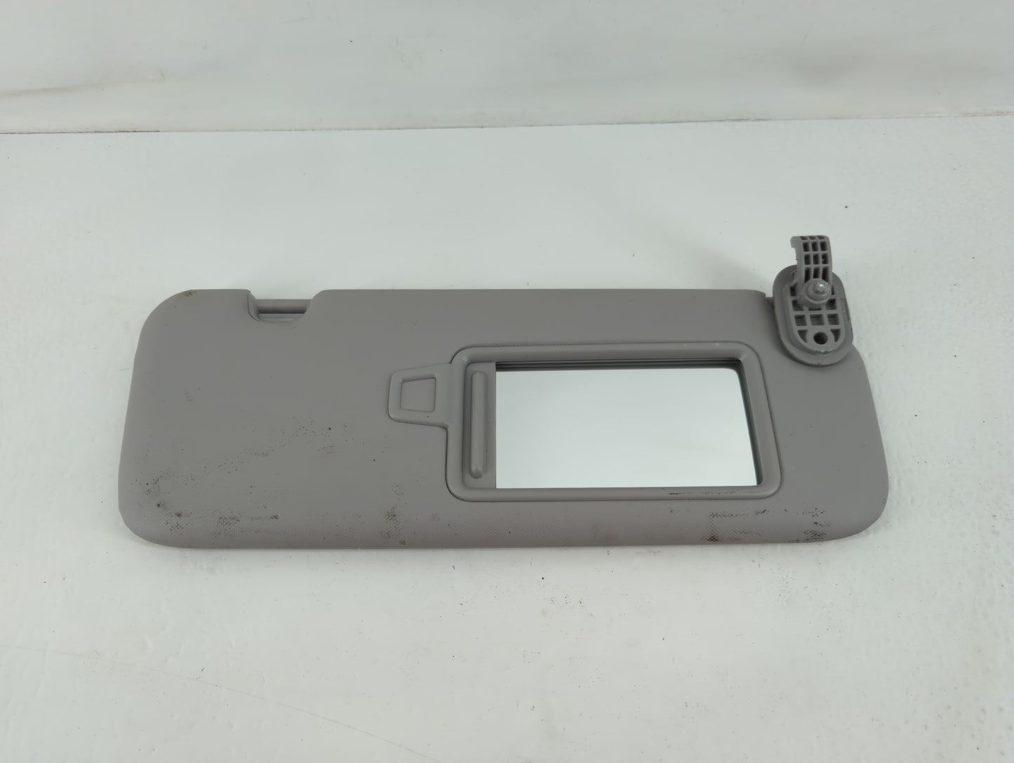 2017-2020 Hyundai Elantra Sun Visor Shade Replacement Passenger Right Mirror Fits Fits 2017 2018 2019 2020 OEM Used Auto Parts - Oemusedautoparts1.com