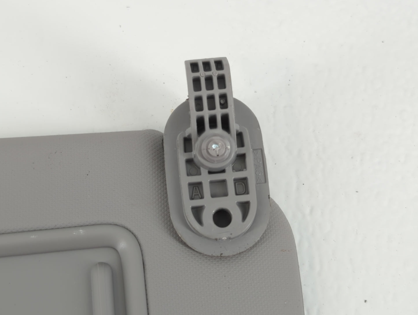 2017-2020 Hyundai Elantra Sun Visor Shade Replacement Passenger Right Mirror Fits Fits 2017 2018 2019 2020 OEM Used Auto Parts - Oemusedautoparts1.com