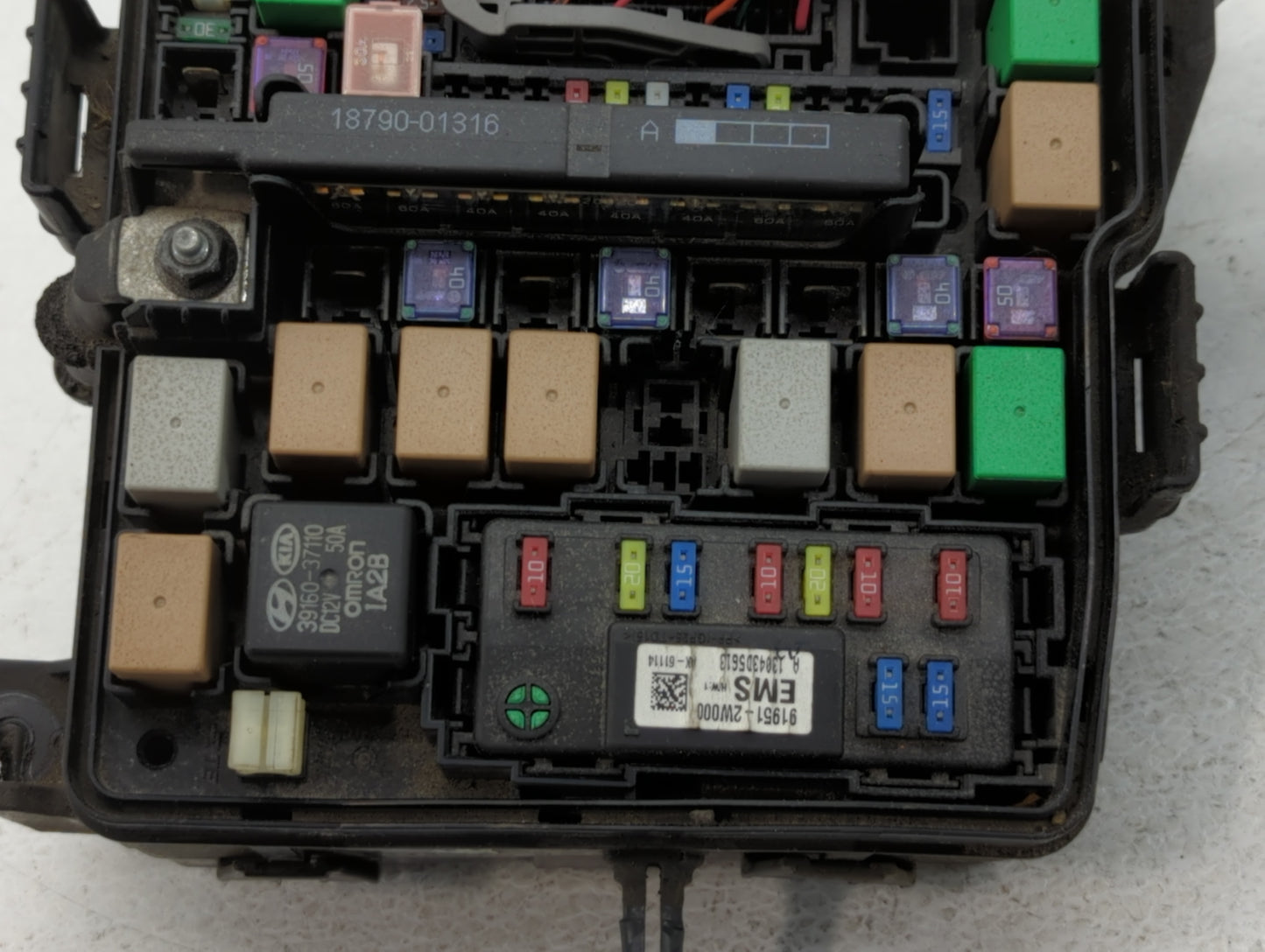 2013 Hyundai Santa Fe Fusebox Fuse Box Panel Relay Module P/N:91951-2W000 Fits OEM Used Auto Parts - Oemusedautoparts1.com