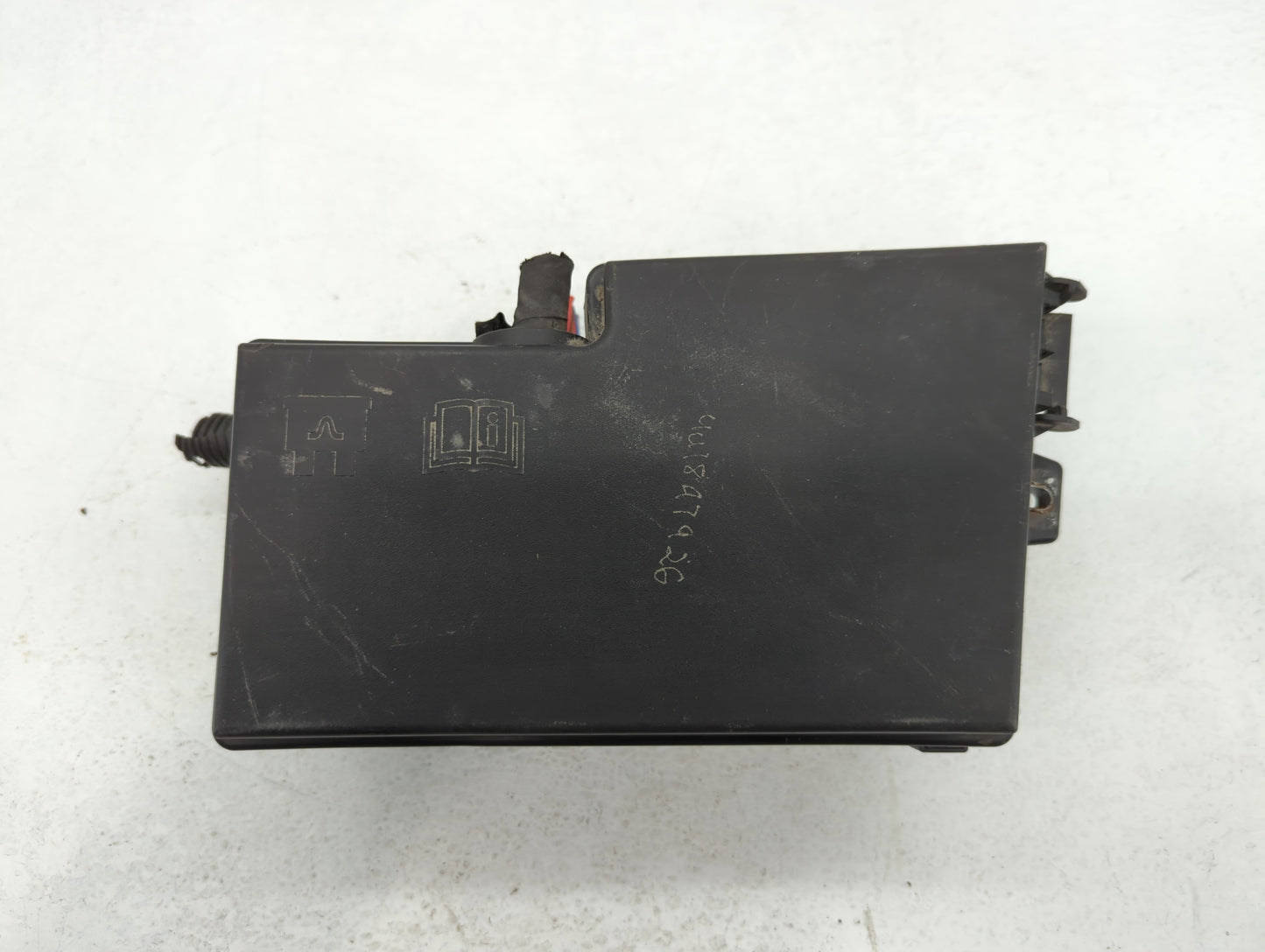 2013-2016 Ford Escape Fusebox Fuse Box Panel Relay Module P/N:E00027328 AV6T-14A142-AB Fits Fits 2013 2014 2015 2016 OEM Used Auto Parts - Oemusedautoparts1.com