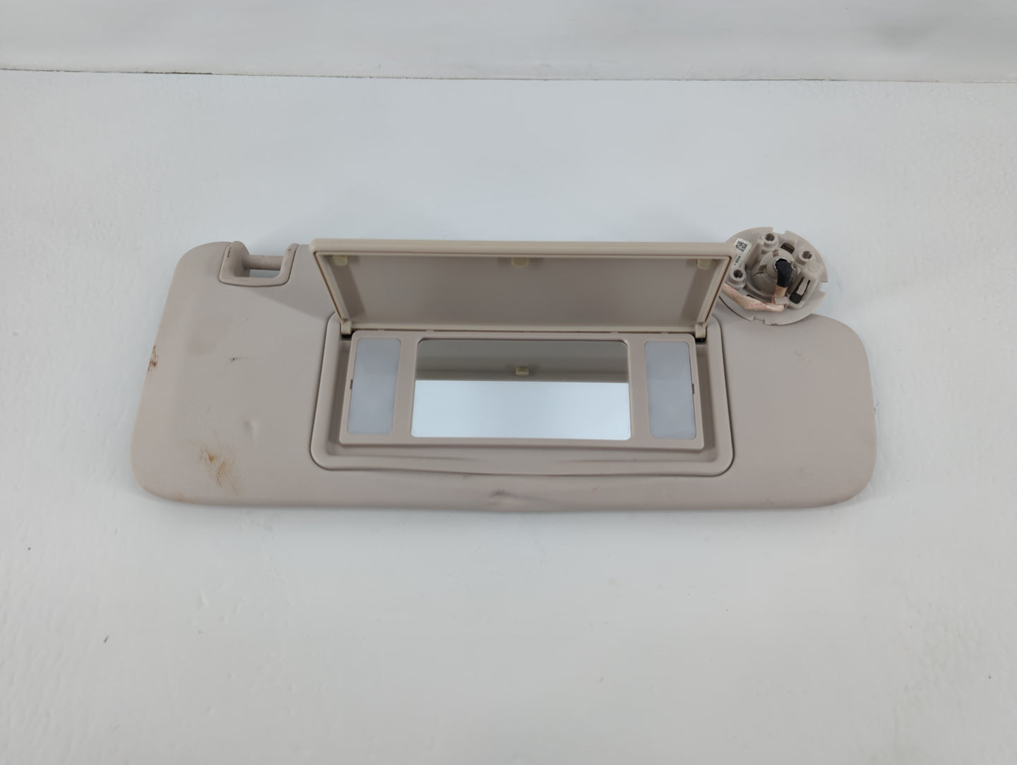 2017 Chevrolet Cruze Sun Visor Shade Replacement Driver Left Mirror Fits OEM Used Auto Parts - Oemusedautoparts1.com