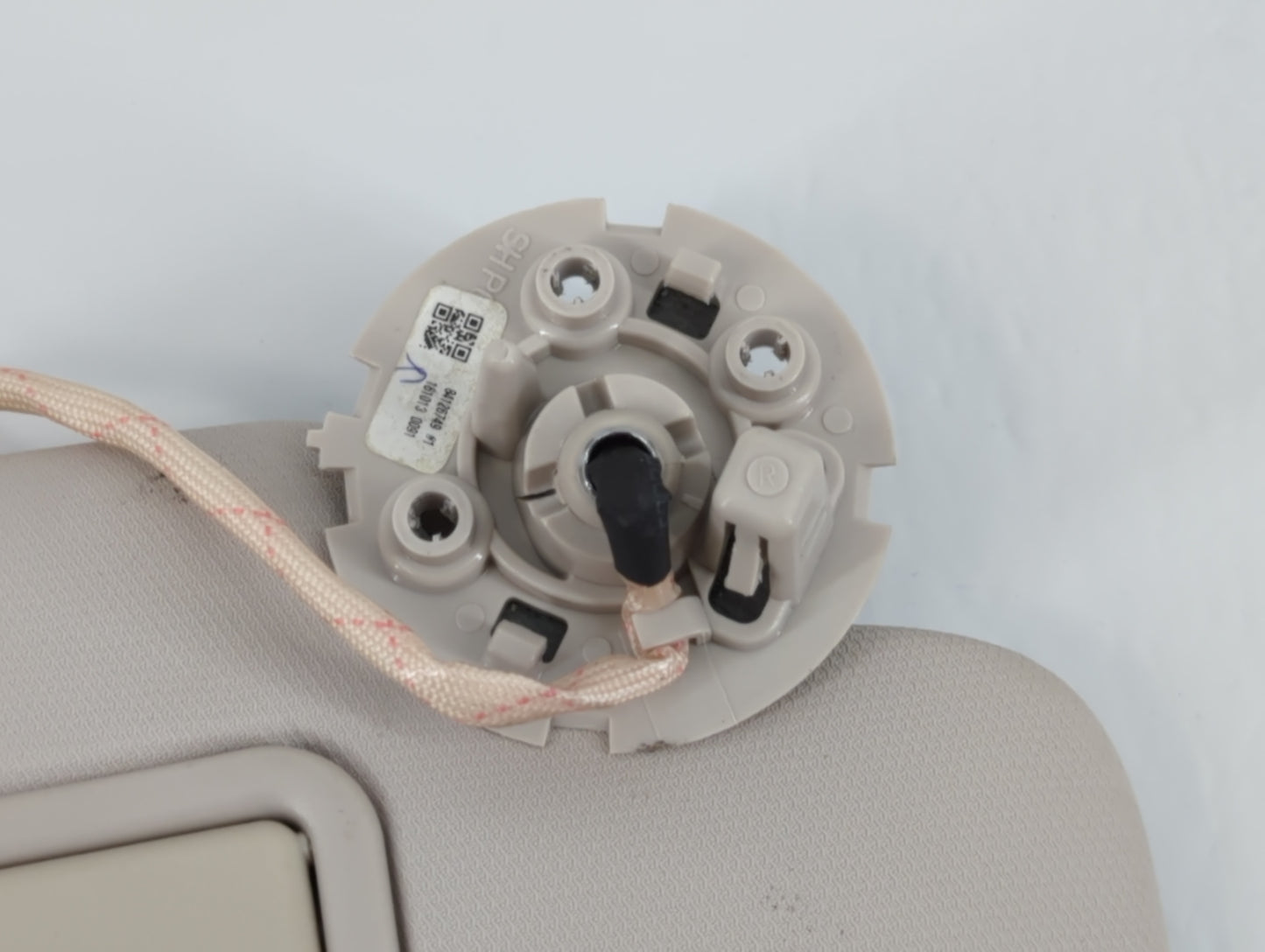 2017 Chevrolet Cruze Sun Visor Shade Replacement Driver Left Mirror Fits OEM Used Auto Parts - Oemusedautoparts1.com