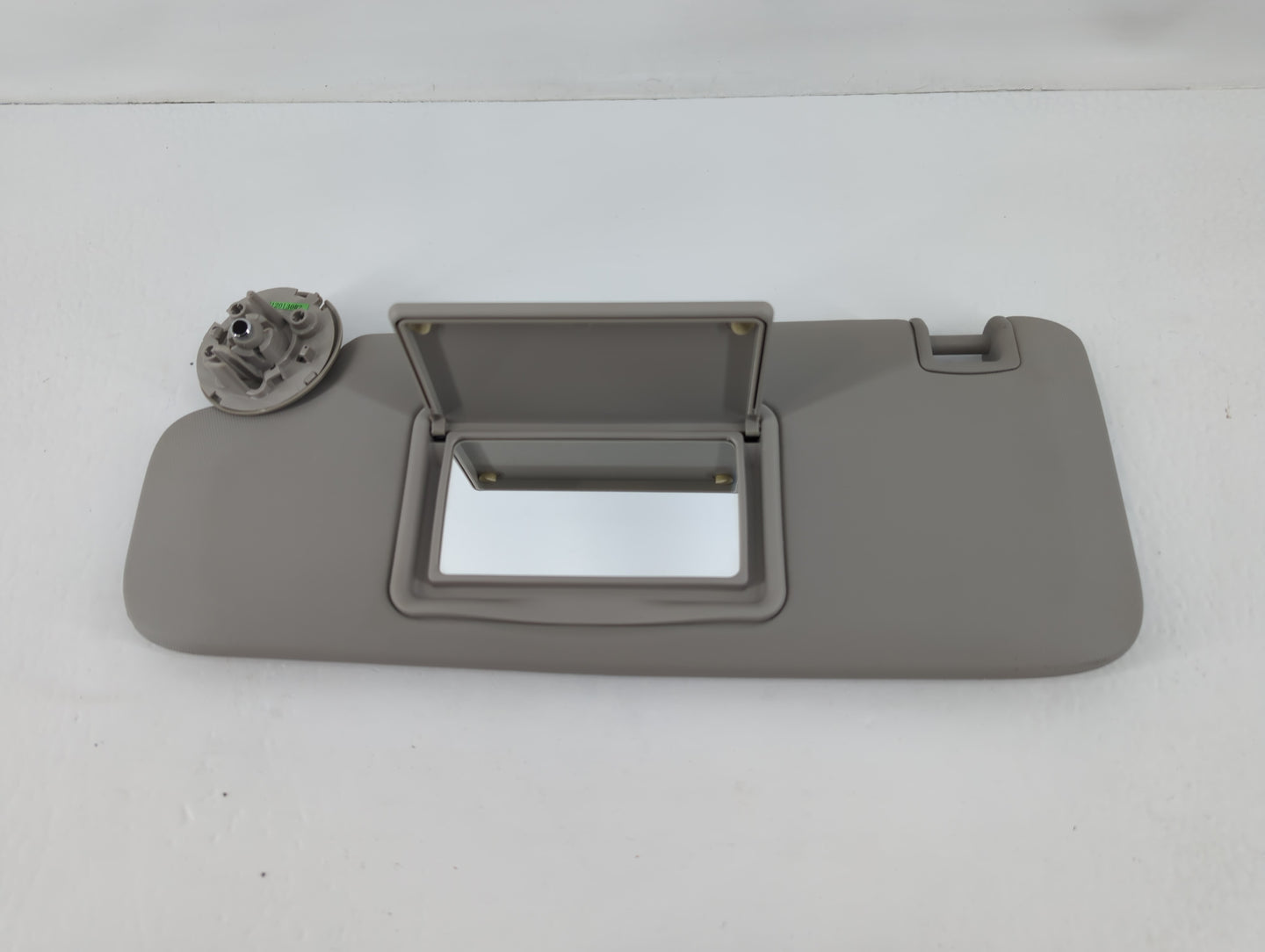2011-2016 Chevrolet Cruze Sun Visor Shade Replacement Driver Left Mirror Fits Fits 2011 2012 2013 2014 2015 2016 OEM Used Auto Parts - Oemusedautoparts1.com