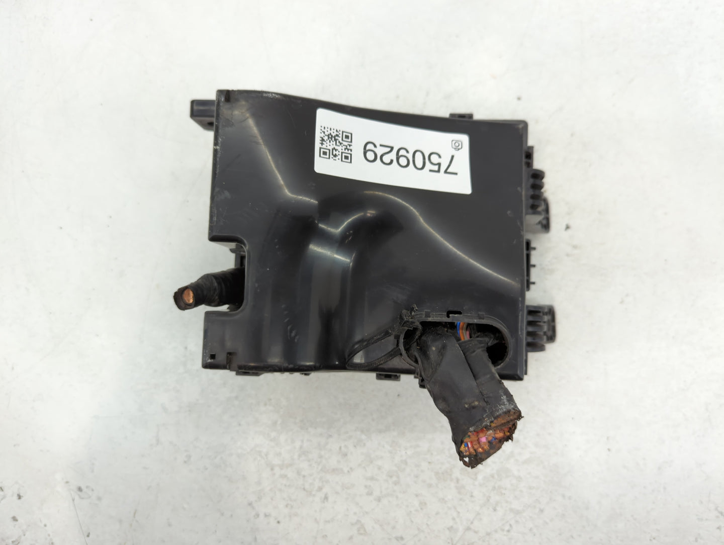2011-2013 Hyundai Tucson Fusebox Fuse Box Panel Relay Module P/N:91401 2S154 Fits Fits 2011 2012 2013 OEM Used Auto Parts - Oemusedautoparts1.com