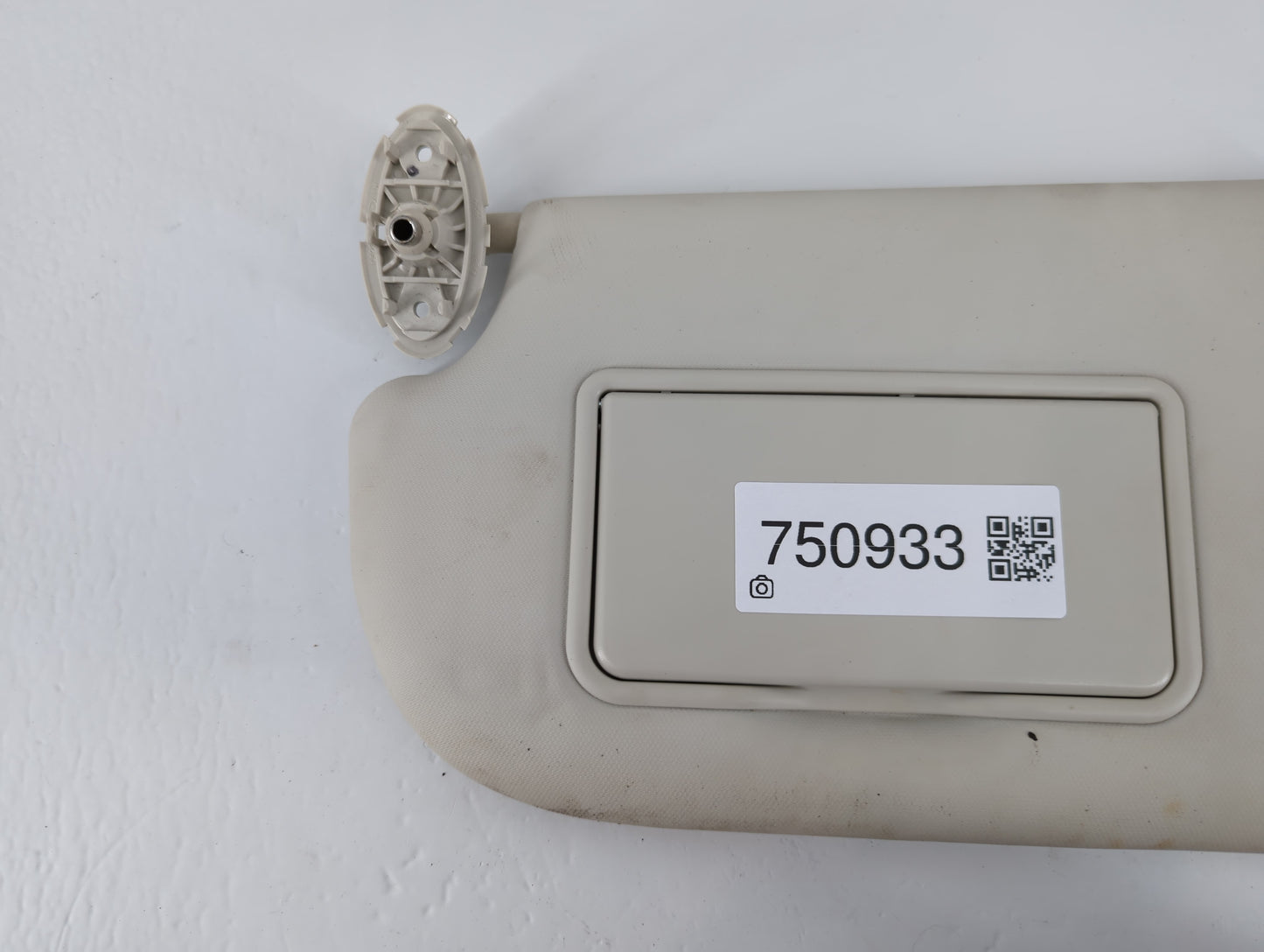 2013-2019 Ford Escape Sun Visor Shade Replacement Driver Left Mirror Fits Fits 2013 2014 2015 2016 2017 2018 2019 OEM Used Auto Parts - Oemusedautoparts1.com