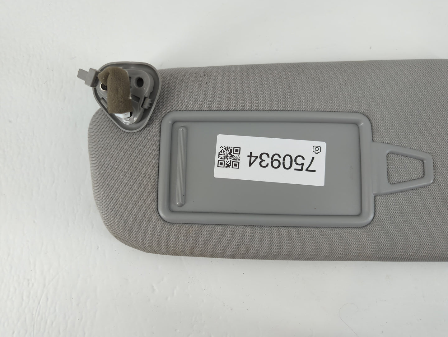 2013-2019 Hyundai Santa Fe Sun Visor Shade Replacement Driver Left Mirror Fits Fits 2013 2014 2015 2016 2017 2018 2019 OEM Used Auto Parts - Oemusedautoparts1.com