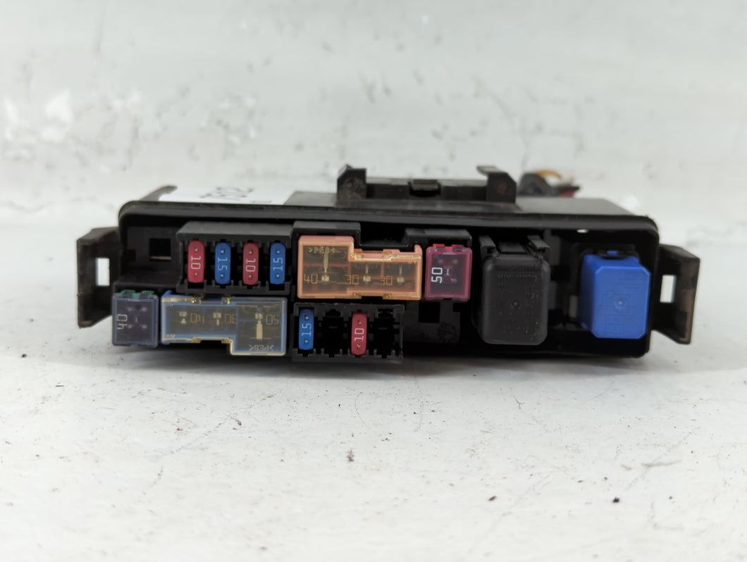 2003-2004 Infiniti G35 Fusebox Fuse Box Panel Relay Module Fits Fits 2003 2004 OEM Used Auto Parts