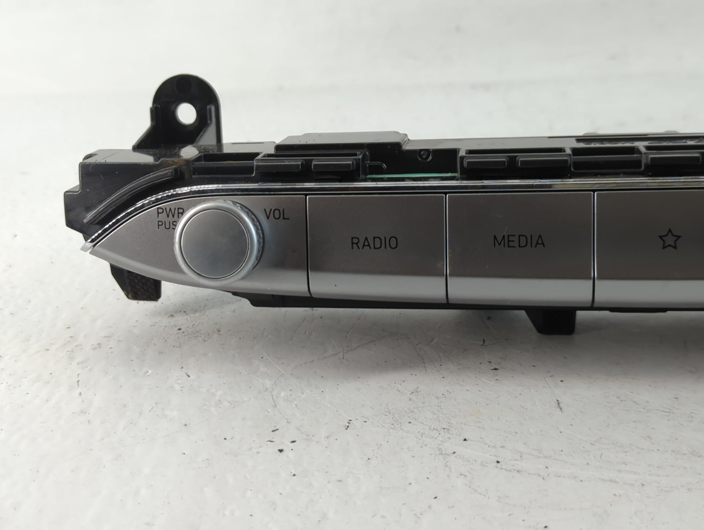 2020-2022 Hyundai Palisade Radio AM FM Cd Player Receiver Replacement P/N:26553011469 Fits Fits 2020 2021 2022 OEM Used Auto Parts - Oemusedautoparts1.com