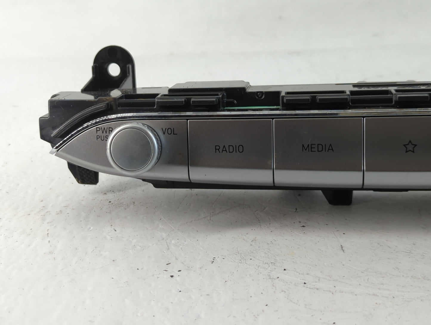 2020-2022 Hyundai Palisade Radio AM FM Cd Player Receiver Replacement P/N:26553011469 Fits Fits 2020 2021 2022 OEM Used Auto Parts - Oemusedautoparts1.com