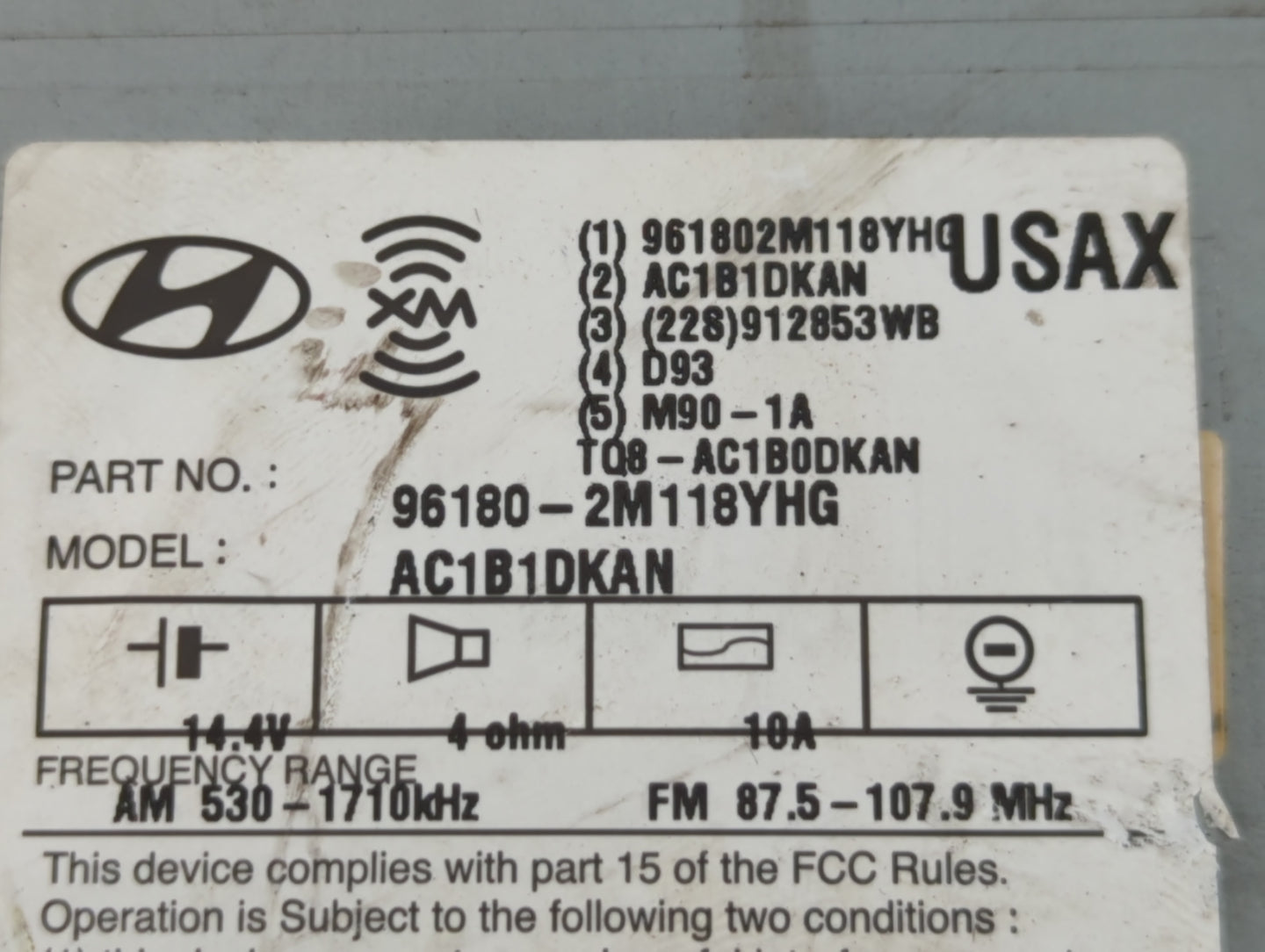 2014-2015 Hyundai Genesis Radio AM FM Cd Player Receiver Replacement P/N:96180-2M118YHG Fits Fits 2014 2015 OEM Used Auto Parts - Oemusedautoparts1.com