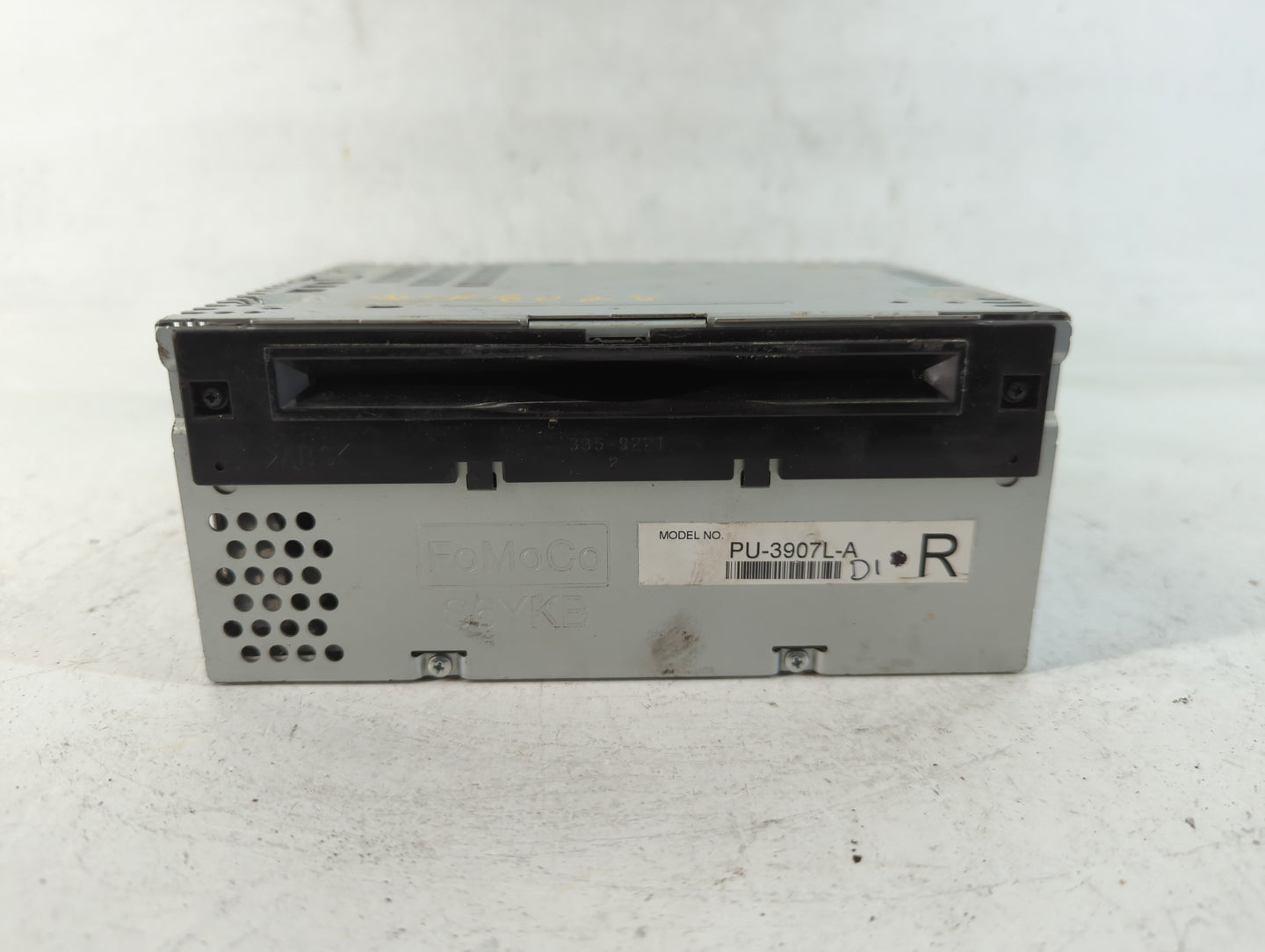 2013-2015 Ford Edge Radio AM FM Cd Player Receiver Replacement P/N:ET4T19C107JA Fits Fits 2013 2014 2015 OEM Used Auto Parts - Oemusedautoparts1.com