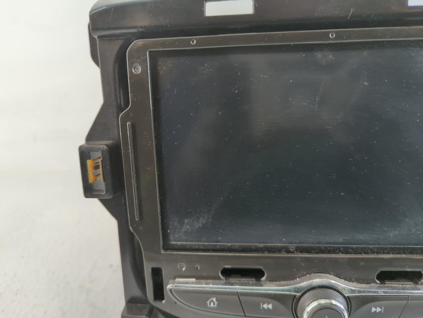 2018-2021 Chevrolet Traverse Radio AM FM Cd Player Receiver Replacement P/N:42554671 Fits Fits 2017 2018 2019 2020 2021 OEM Used Auto Parts - Oemusedautoparts1.com