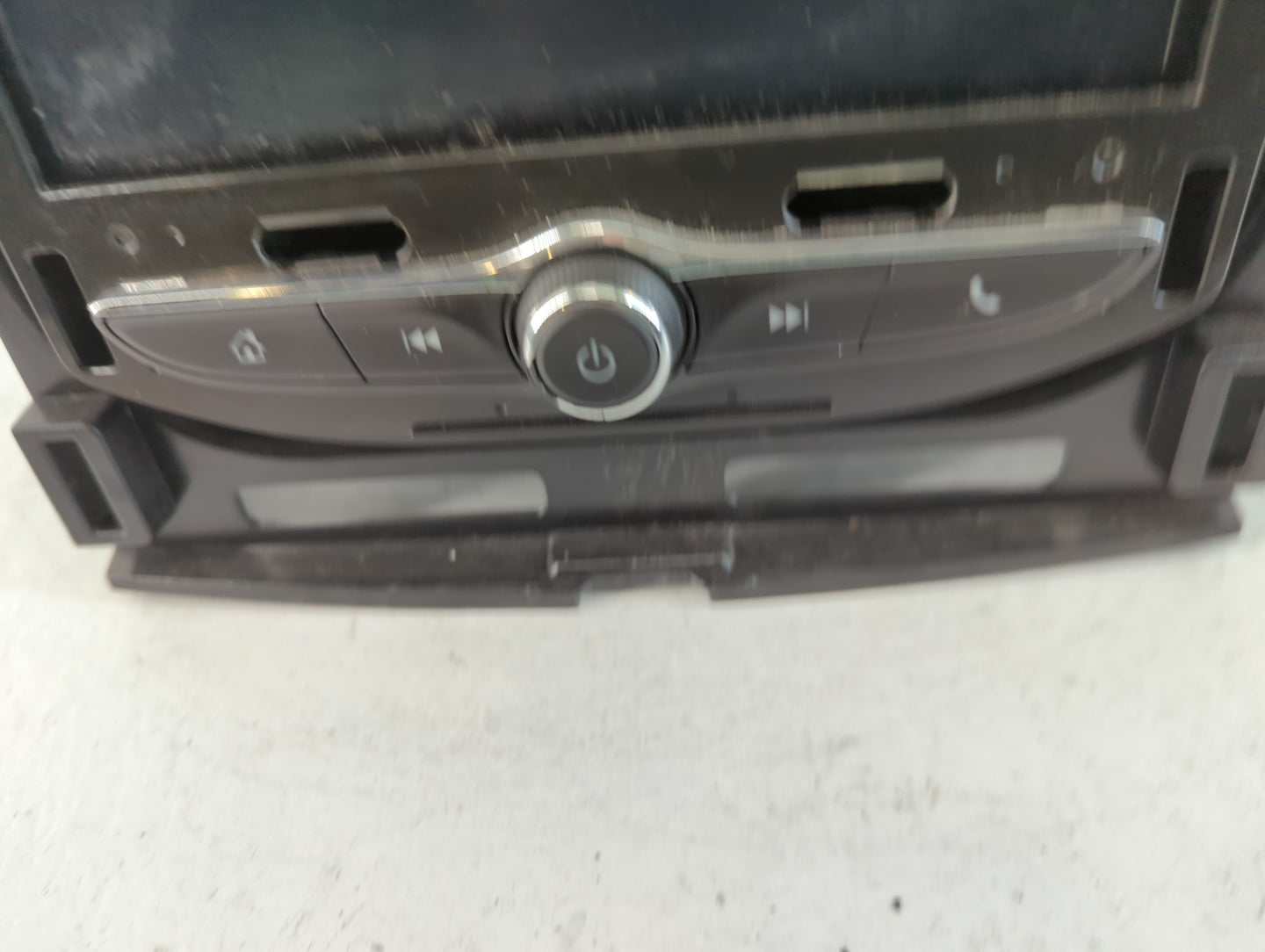 2018-2021 Chevrolet Traverse Radio AM FM Cd Player Receiver Replacement P/N:42554671 Fits Fits 2017 2018 2019 2020 2021 OEM Used Auto Parts - Oemusedautoparts1.com