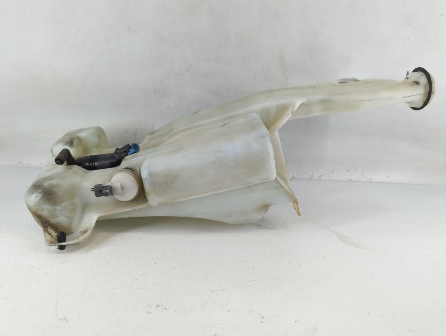 1999 Silverado 1500 Windshield Washer Fluid Reservoir Bottle Oem - Oemusedautoparts1.com