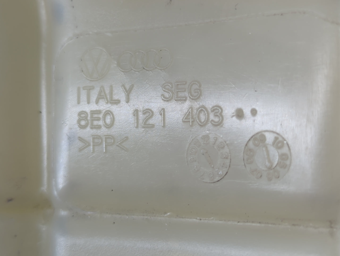 2002-2008 Audi A4 Radiator Coolant Overflow Expansion Tank Bottle - Oemusedautoparts1.com