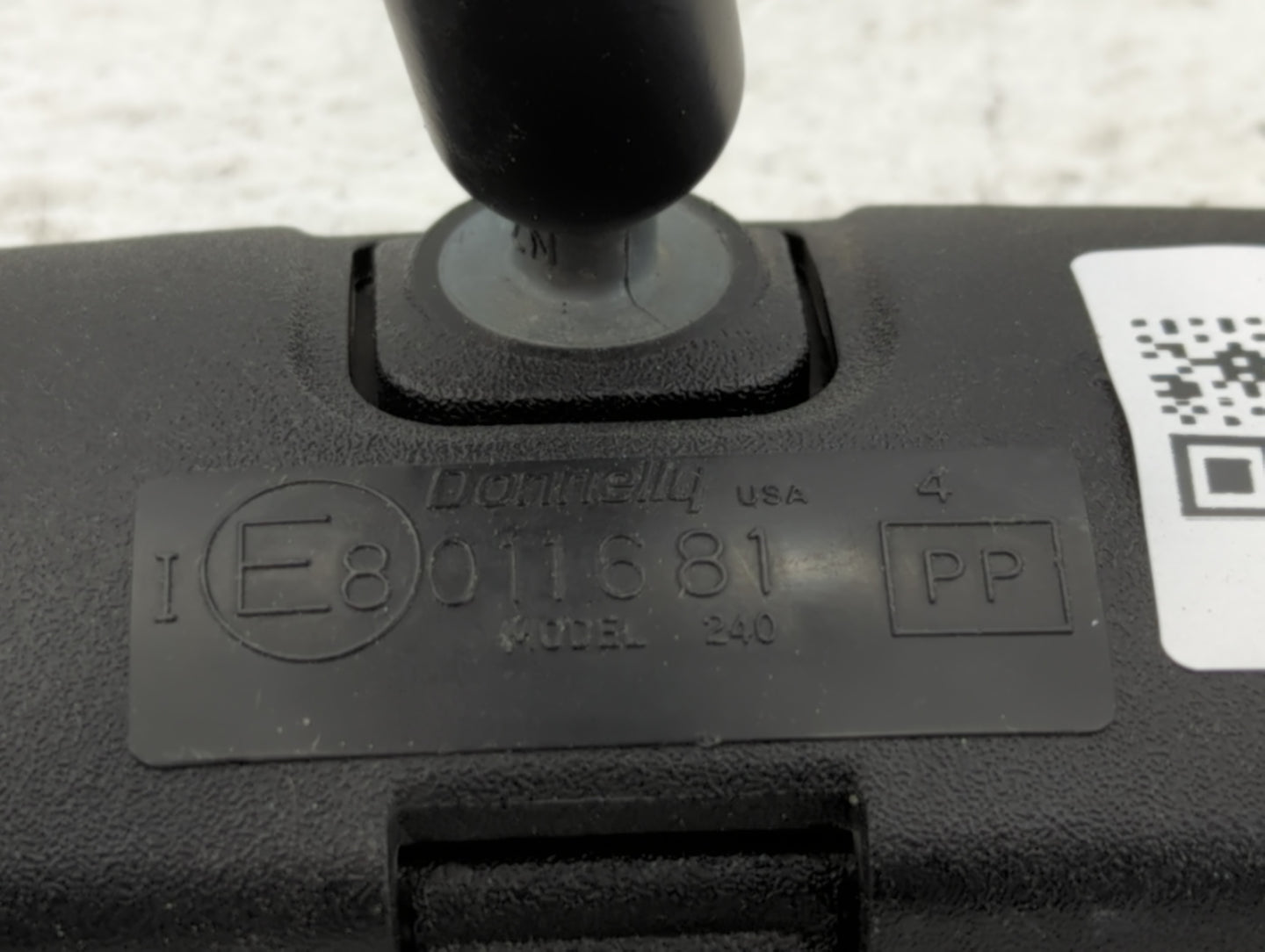 1998 Toyota Camry Interior Rear View Mirror Replacement OEM P/N:IE8011681 Fits OEM Used Auto Parts - Oemusedautoparts1.com