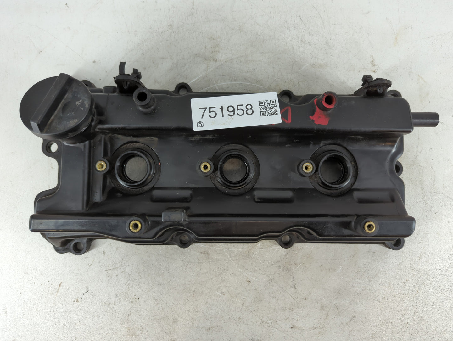 2006 Nissan Altima Passenger Right Cylinder Head Valve Cover Fits OEM Used Auto Parts - Oemusedautoparts1.com