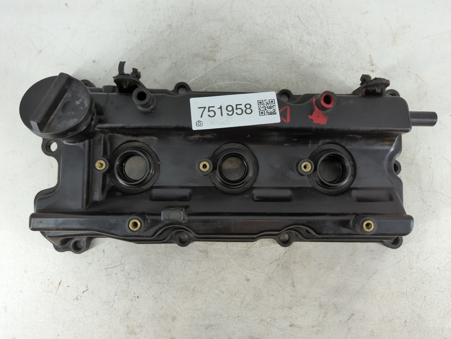2006 Nissan Altima Passenger Right Cylinder Head Valve Cover Fits OEM Used Auto Parts - Oemusedautoparts1.com
