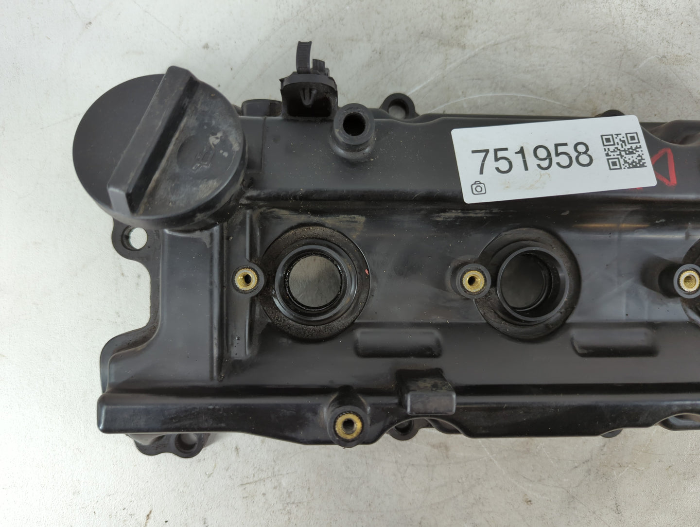 2006 Nissan Altima Passenger Right Cylinder Head Valve Cover Fits OEM Used Auto Parts - Oemusedautoparts1.com