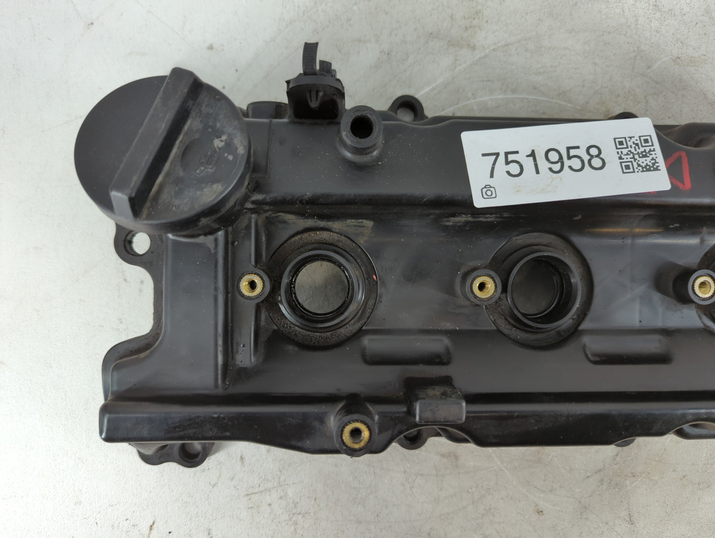 2006 Nissan Altima Passenger Right Cylinder Head Valve Cover Fits OEM Used Auto Parts - Oemusedautoparts1.com