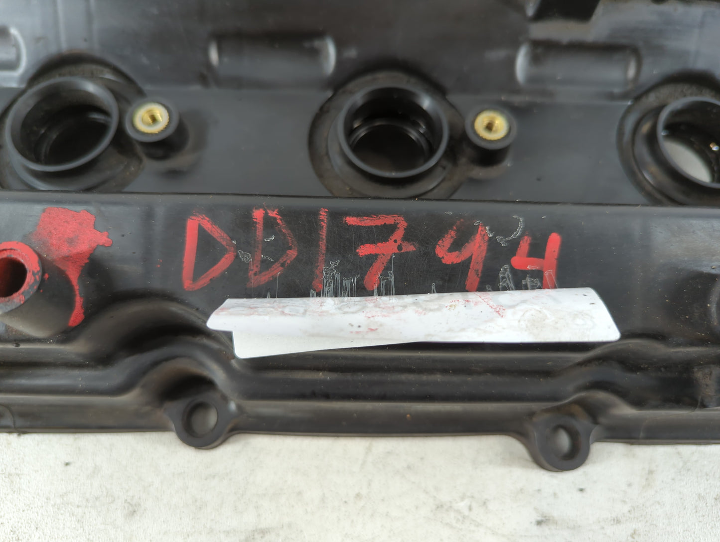 2006 Nissan Altima Passenger Right Cylinder Head Valve Cover Fits OEM Used Auto Parts - Oemusedautoparts1.com