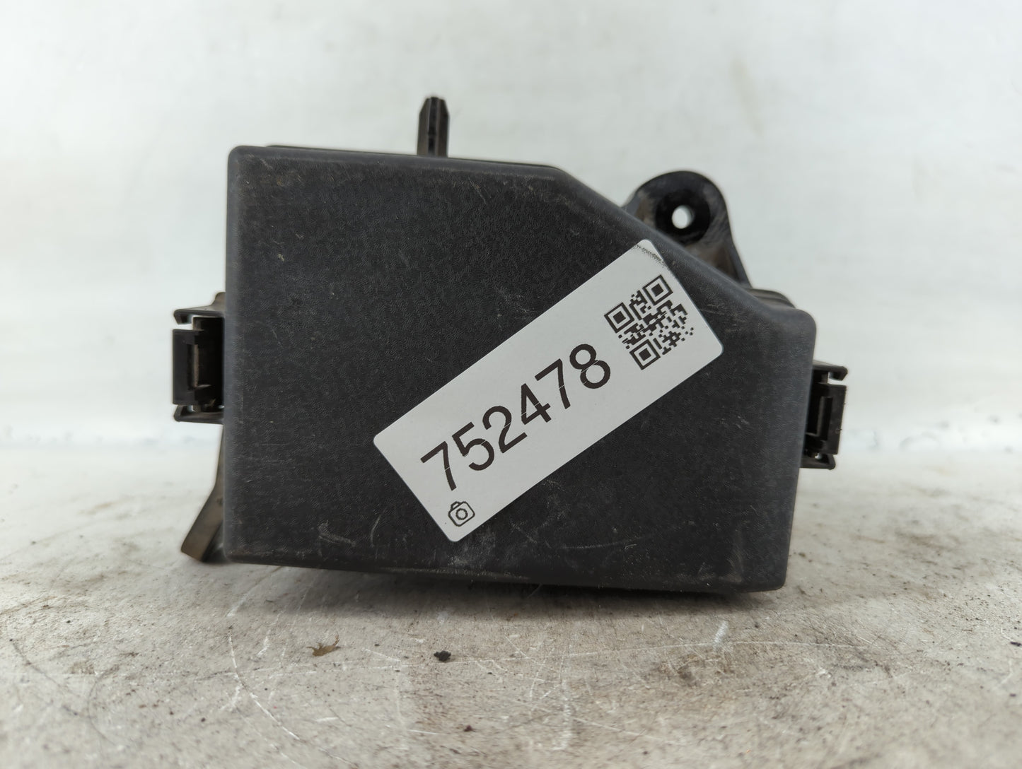 2015-2017 Hyundai Accent Fusebox Fuse Box Panel Relay Module P/N:914201R420 Fits Fits 2015 2016 2017 OEM Used Auto Parts - Oemusedautoparts1.com