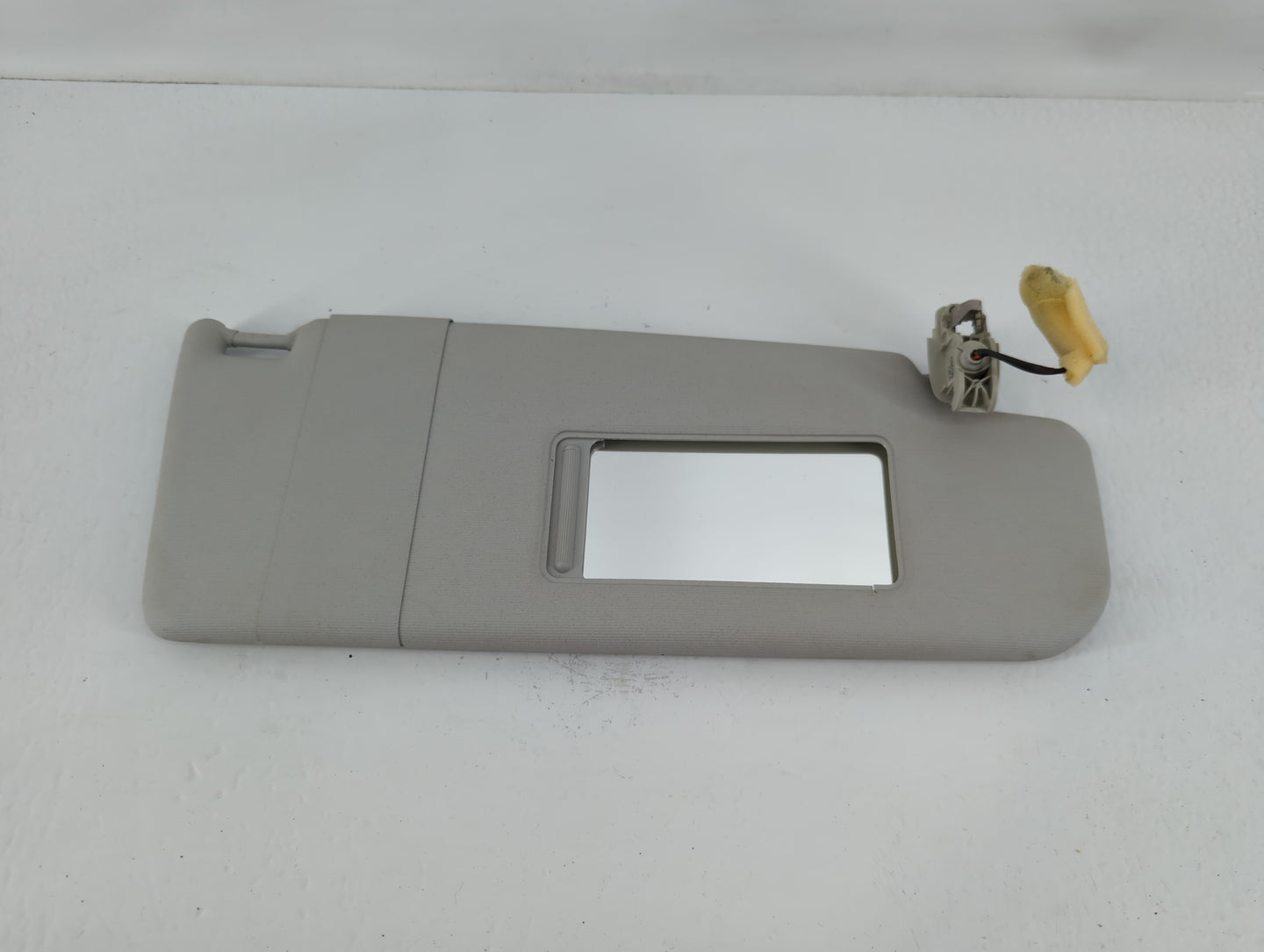 2011-2018 Volkswagen Jetta Sun Visor Shade Replacement Passenger Right Mirror Fits Fits 2011 2012 2013 2014 2015 2016 2017 2018 OEM Used Auto Parts - Oemusedautoparts1.com