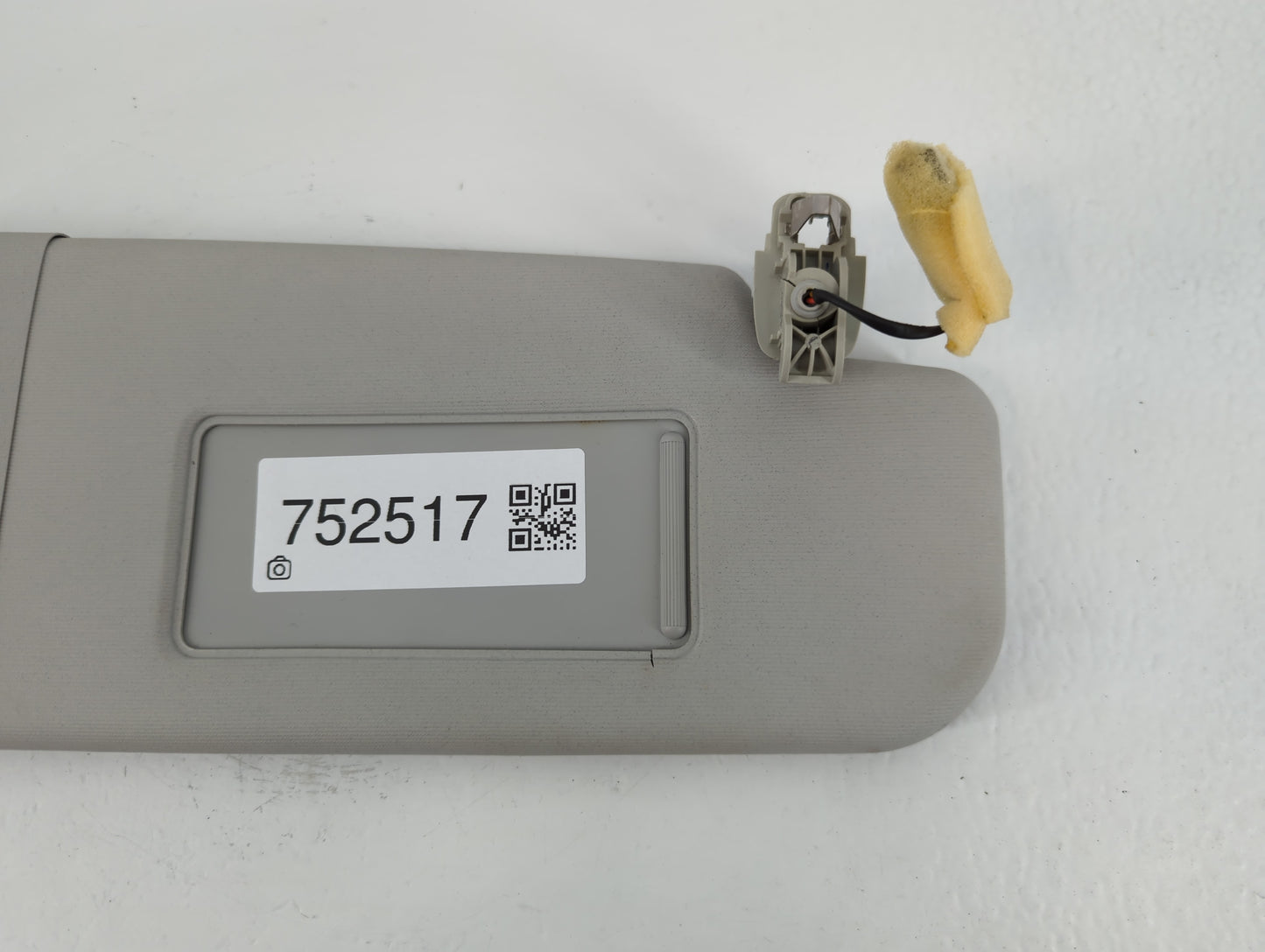 2011-2018 Volkswagen Jetta Sun Visor Shade Replacement Passenger Right Mirror Fits Fits 2011 2012 2013 2014 2015 2016 2017 2018 OEM Used Auto Parts - Oemusedautoparts1.com