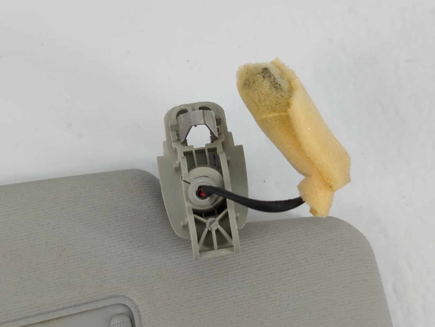 2011-2018 Volkswagen Jetta Sun Visor Shade Replacement Passenger Right Mirror Fits Fits 2011 2012 2013 2014 2015 2016 2017 2018 OEM Used Auto Parts - Oemusedautoparts1.com