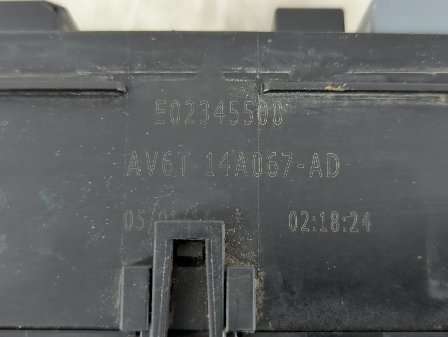 2013-2016 Ford Escape Fusebox Fuse Box Panel Relay Module P/N:AV6T-14A067-AD 5B0Q10107 Fits Fits 2013 2014 2015 2016 OEM Used Auto Parts - Oemusedautoparts1.com