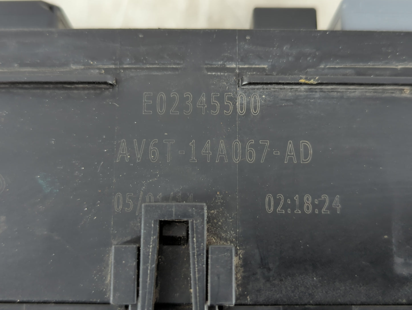 2013-2016 Ford Escape Fusebox Fuse Box Panel Relay Module P/N:AV6T-14A067-AD 5B0Q10107 Fits Fits 2013 2014 2015 2016 OEM Used Auto Parts - Oemusedautoparts1.com