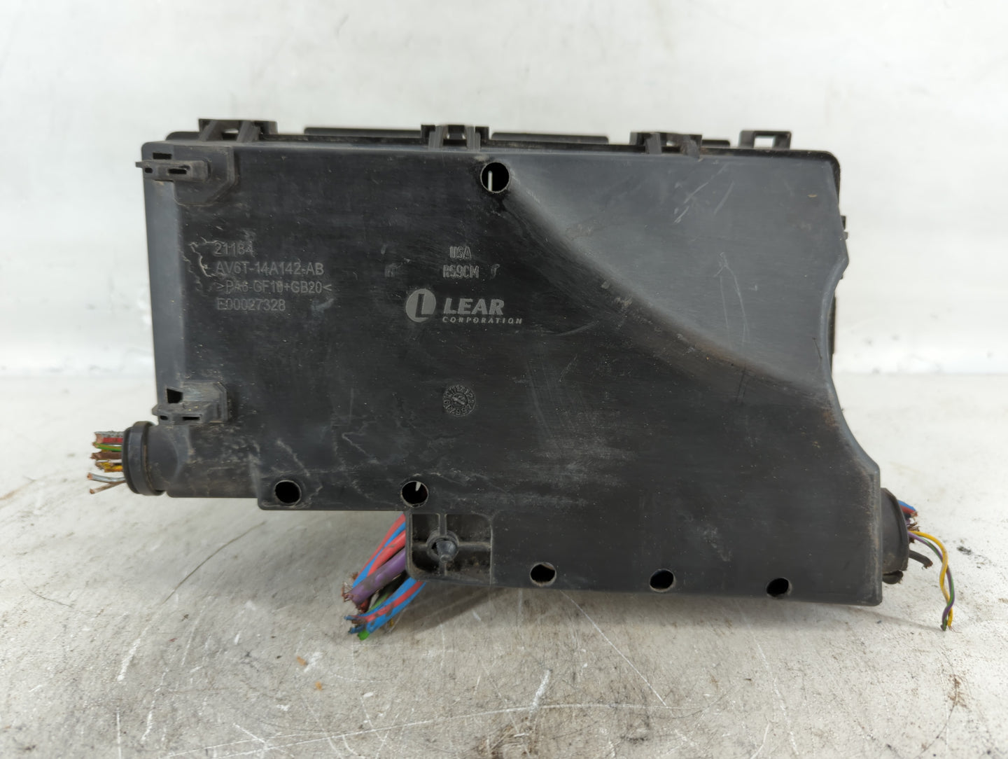 2013-2016 Ford Escape Fusebox Fuse Box Panel Relay Module P/N:AV6T-14A067-AD 5B0Q10107 Fits Fits 2013 2014 2015 2016 OEM Used Auto Parts - Oemusedautoparts1.com