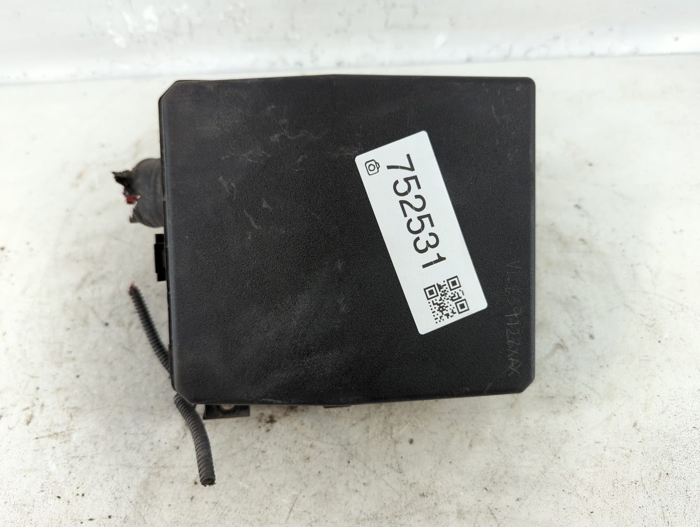 2010-2013 Mitsubishi Outlander Fusebox Fuse Box Panel Relay Module P/N:8565A024 Fits Fits 2010 2011 2012 2013 OEM Used Auto Parts - Oemusedautoparts1.com
