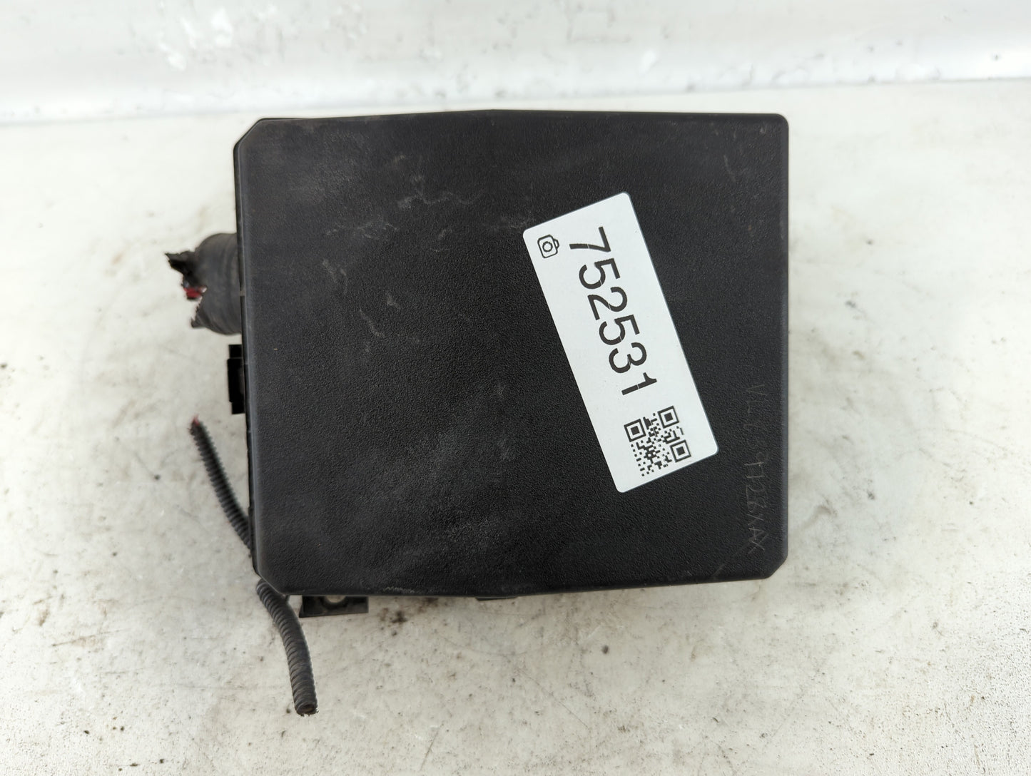 2010-2013 Mitsubishi Outlander Fusebox Fuse Box Panel Relay Module P/N:8565A024 Fits Fits 2010 2011 2012 2013 OEM Used Auto Parts - Oemusedautoparts1.com