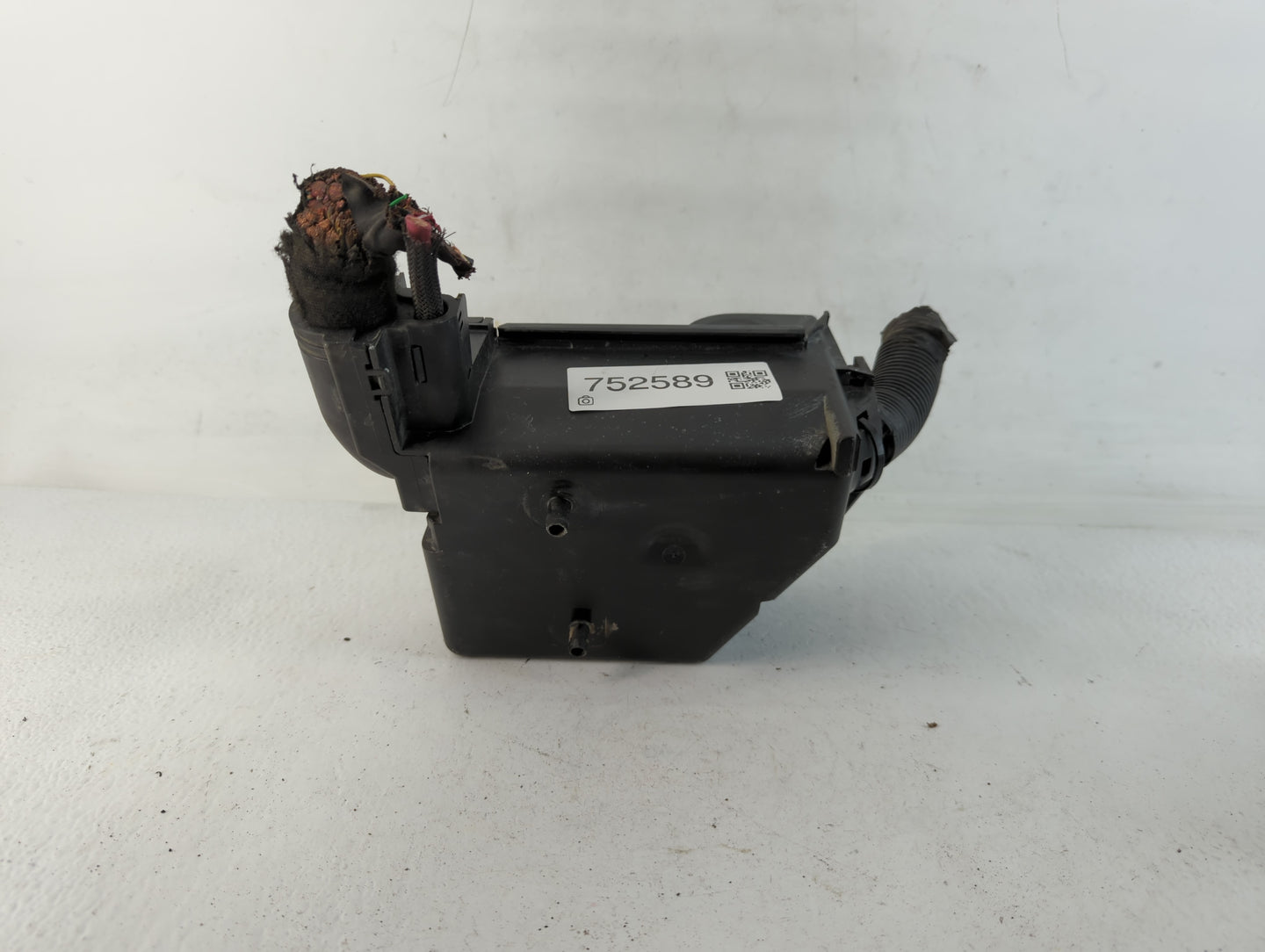 2012-2017 Fiat 500 Fusebox Fuse Box Panel Relay Module P/N:53100999 Fits Fits 2012 2013 2014 2015 2016 2017 OEM Used Auto Parts - Oemusedautoparts1.com
