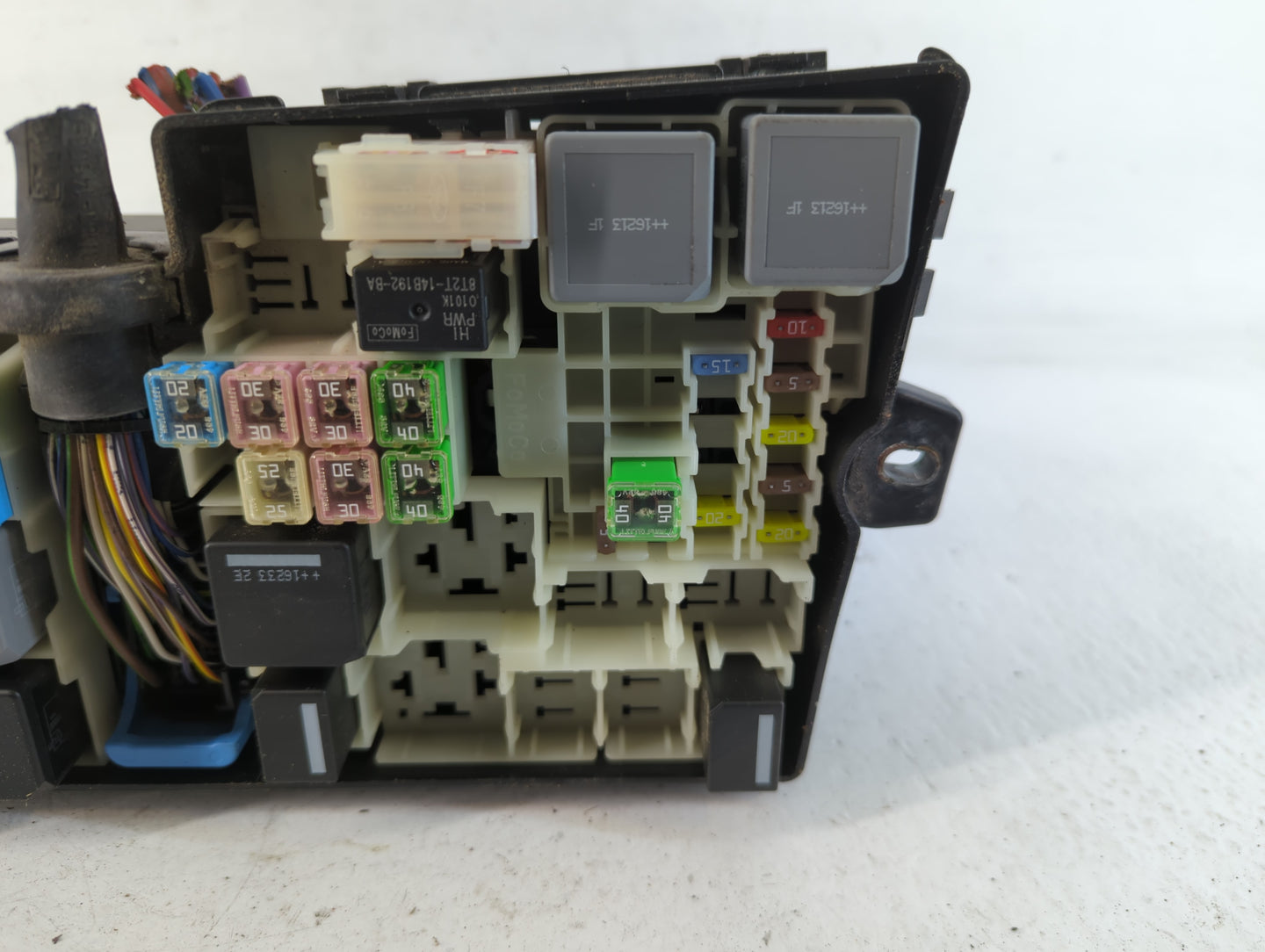 2017 Ford Escape Fusebox Fuse Box Panel Relay Module P/N:AV6T-14A067-AD E02345500 Fits OEM Used Auto Parts - Oemusedautoparts1.com