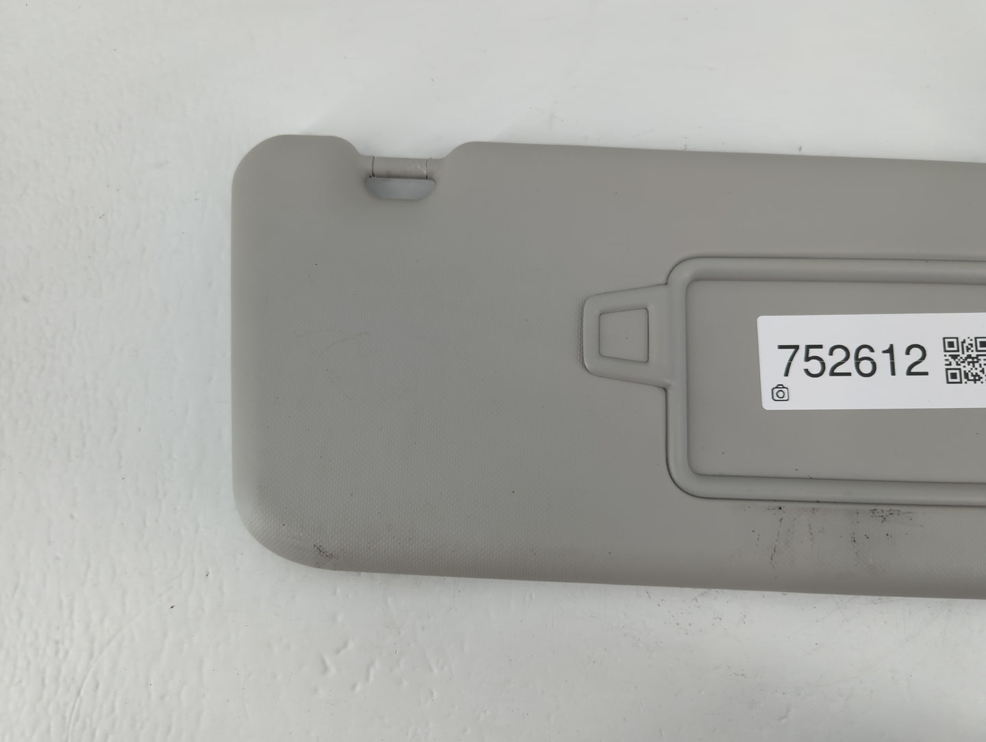 2021-2022 Kia Seltos Sun Visor Shade Replacement Passenger Right Mirror Fits Fits 2021 2022 OEM Used Auto Parts - Oemusedautoparts1.com