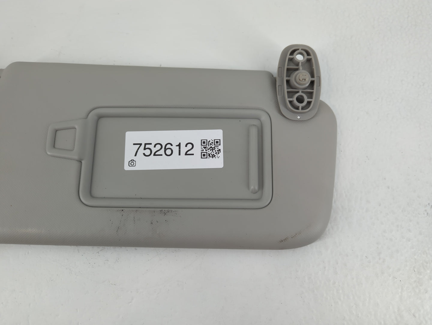 2021-2022 Kia Seltos Sun Visor Shade Replacement Passenger Right Mirror Fits Fits 2021 2022 OEM Used Auto Parts - Oemusedautoparts1.com