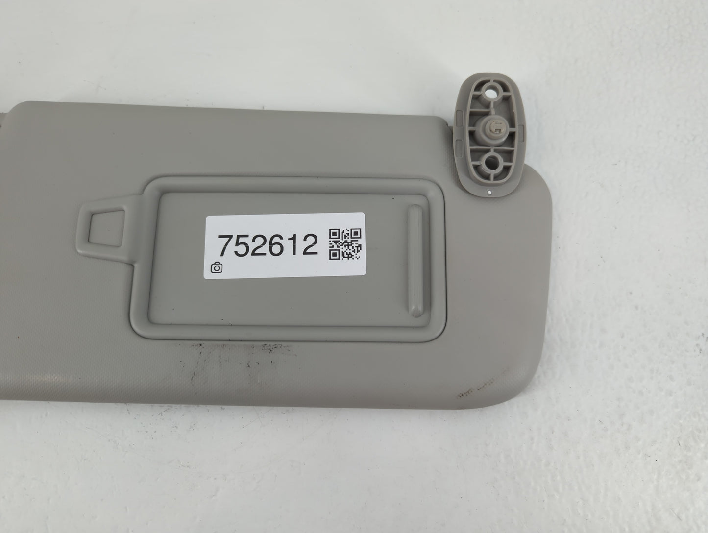 2021-2022 Kia Seltos Sun Visor Shade Replacement Passenger Right Mirror Fits Fits 2021 2022 OEM Used Auto Parts - Oemusedautoparts1.com