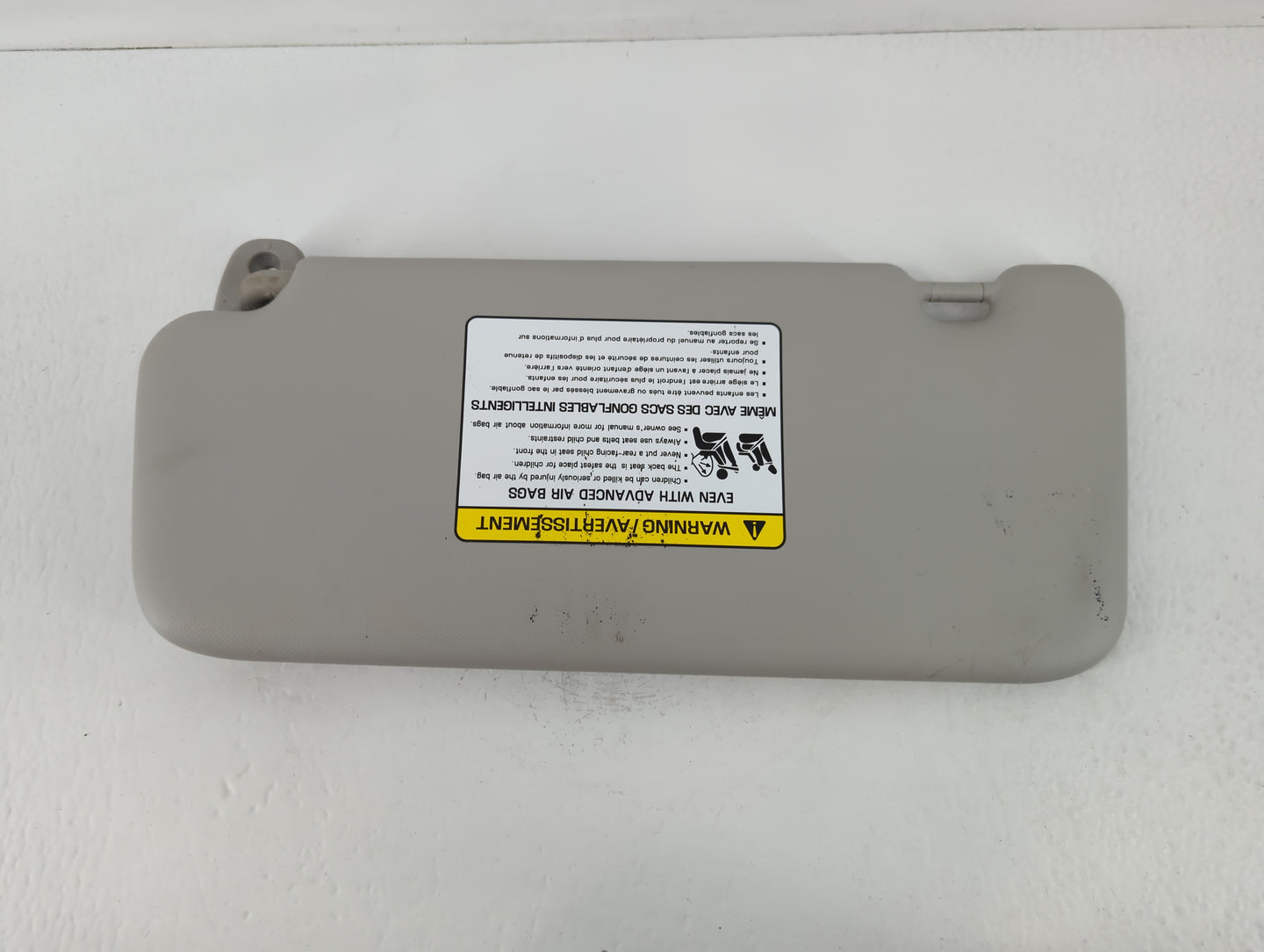 2021-2022 Kia Seltos Sun Visor Shade Replacement Passenger Right Mirror Fits Fits 2021 2022 OEM Used Auto Parts - Oemusedautoparts1.com