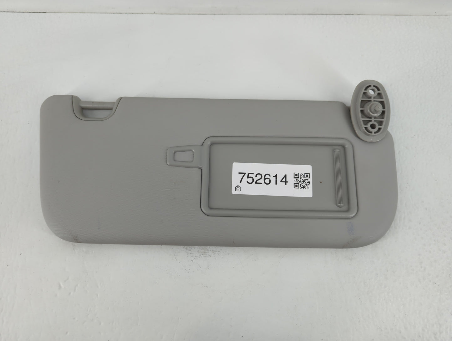 2014-2019 Kia Soul Sun Visor Shade Replacement Passenger Right Mirror Fits Fits 2014 2015 2016 2017 2018 2019 OEM Used Auto Parts - Oemusedautoparts1.com