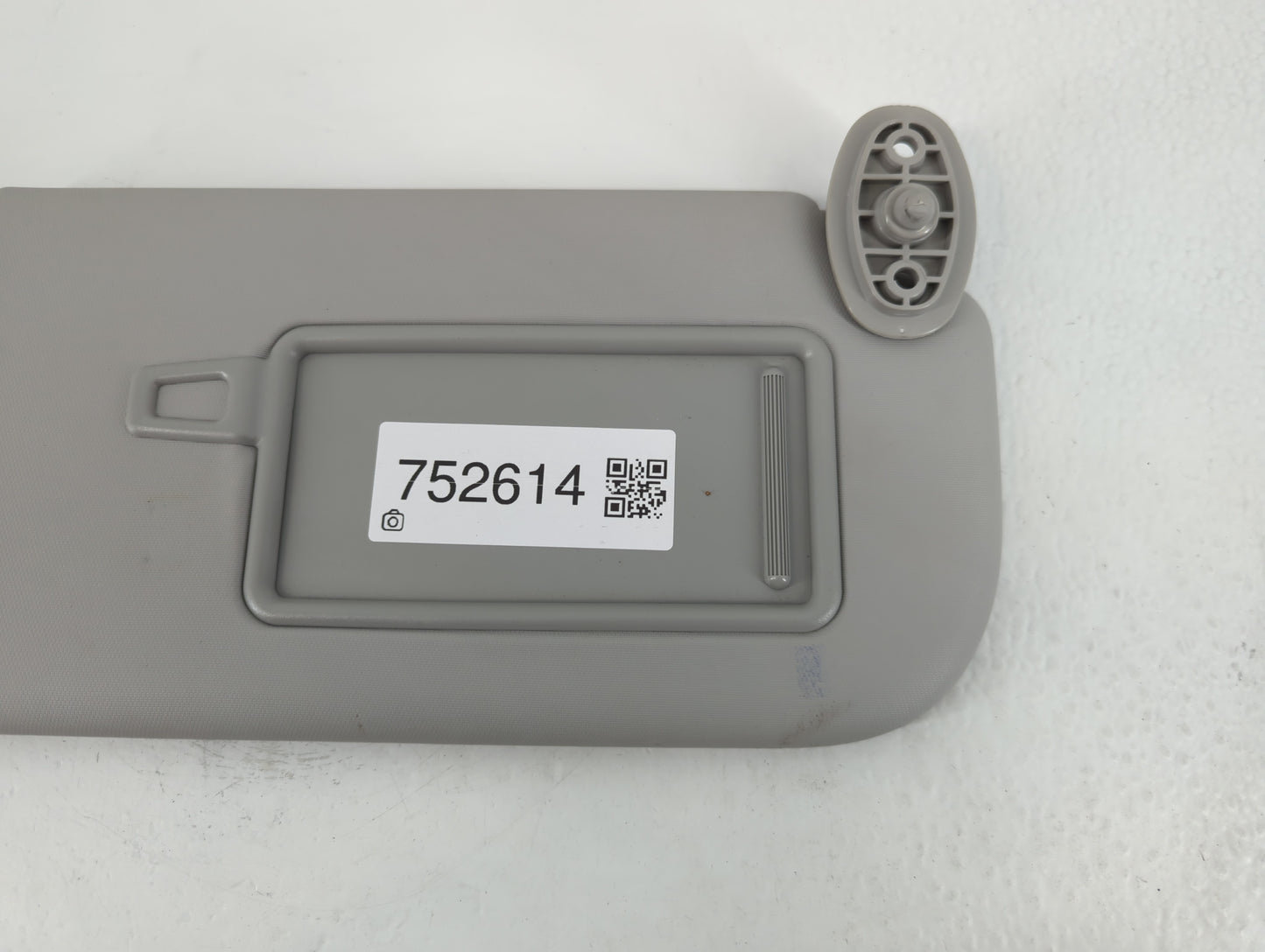 2014-2019 Kia Soul Sun Visor Shade Replacement Passenger Right Mirror Fits Fits 2014 2015 2016 2017 2018 2019 OEM Used Auto Parts - Oemusedautoparts1.com