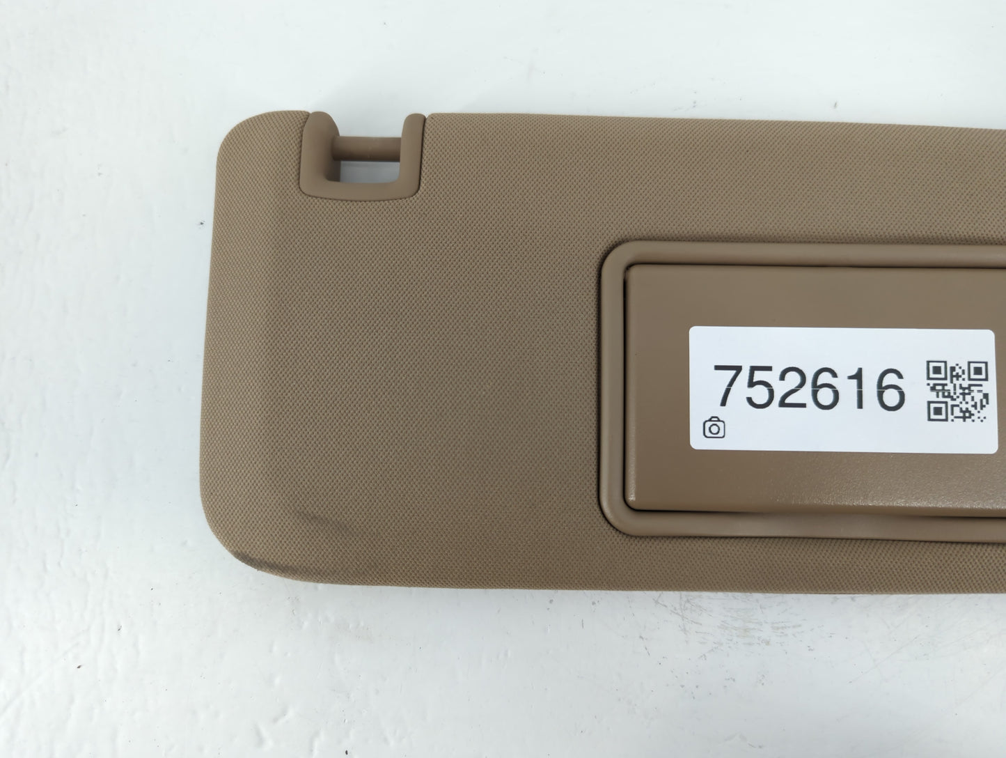 2004-2012 Chevrolet Malibu Sun Visor Shade Replacement Passenger Right Mirror Fits Fits 2004 2005 2008 2009 2010 2011 2012 OEM Used Auto Parts - Oemusedautoparts1.com