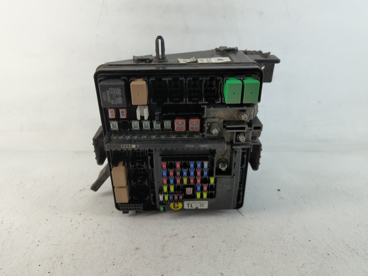 2016-2018 Hyundai Tucson Fusebox Fuse Box Panel Relay Module P/N:N91431-D3170 Fits Fits 2016 2017 2018 OEM Used Auto Parts - Oemusedautoparts1.com