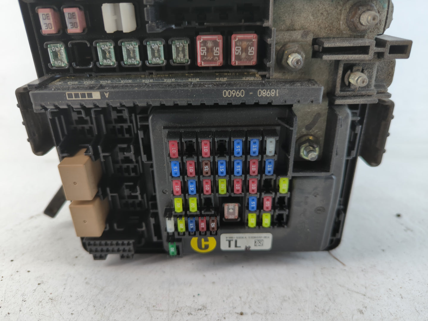 2016-2018 Hyundai Tucson Fusebox Fuse Box Panel Relay Module P/N:N91431-D3170 Fits Fits 2016 2017 2018 OEM Used Auto Parts - Oemusedautoparts1.com