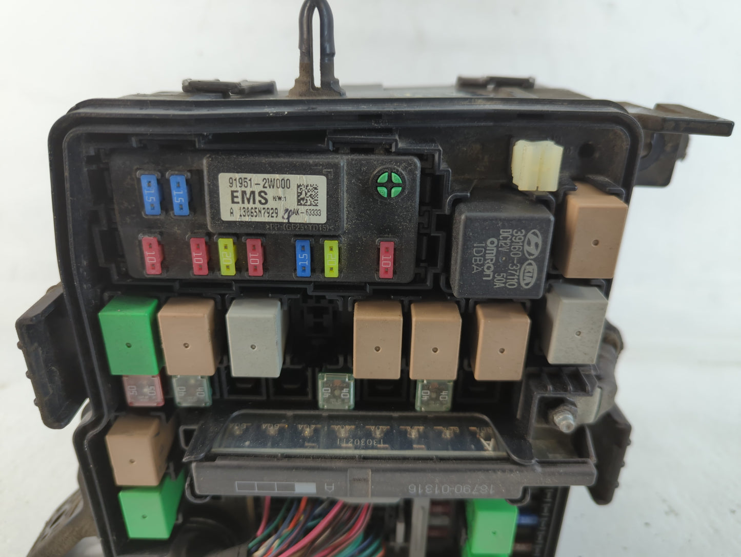 2013 Hyundai Santa Fe Fusebox Fuse Box Panel Relay Module P/N:VS912004Z140ZA Fits OEM Used Auto Parts - Oemusedautoparts1.com