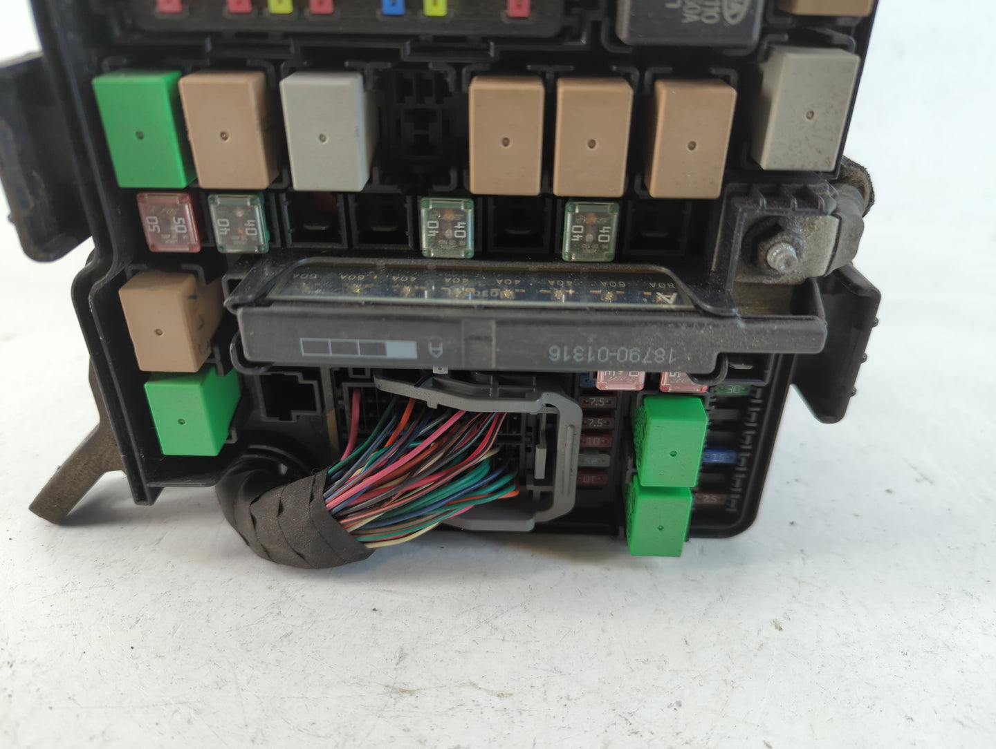 2013 Hyundai Santa Fe Fusebox Fuse Box Panel Relay Module P/N:VS912004Z140ZA Fits OEM Used Auto Parts - Oemusedautoparts1.com