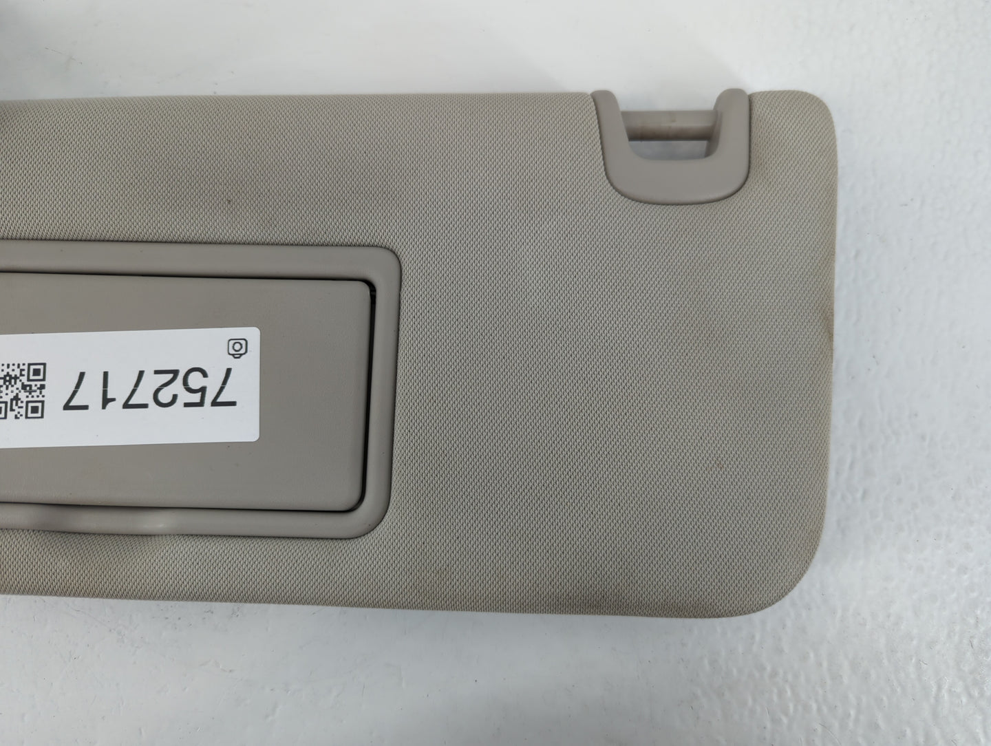 2019-2020 Infiniti Qx50 Sun Visor Shade Replacement Driver Left Mirror Fits Fits 2019 2020 OEM Used Auto Parts - Oemusedautoparts1.com