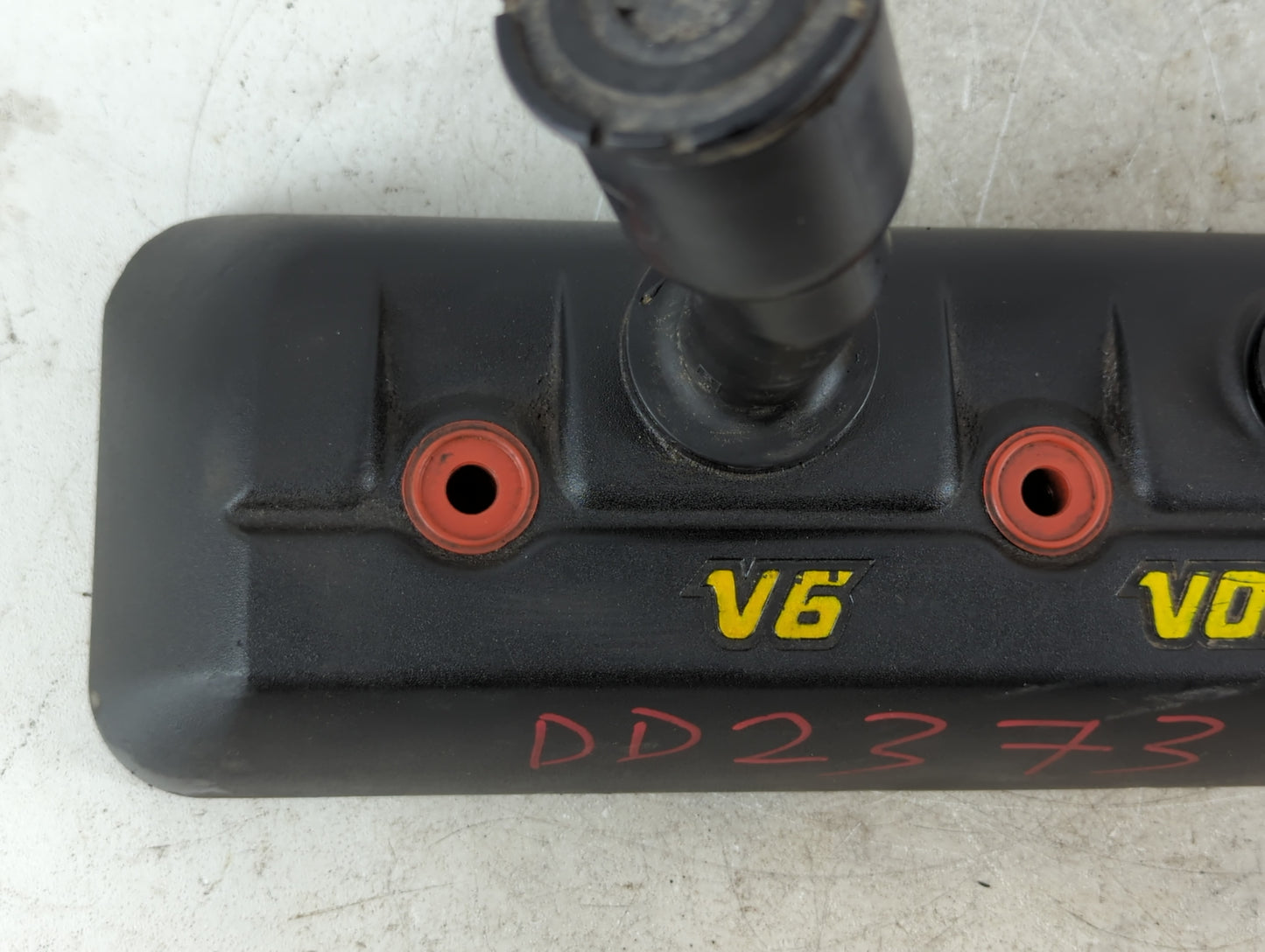 1997 Chevrolet 1500 Passenger Right Cylinder Head Valve Cover P/N:12554256 Fits OEM Used Auto Parts - Oemusedautoparts1.com