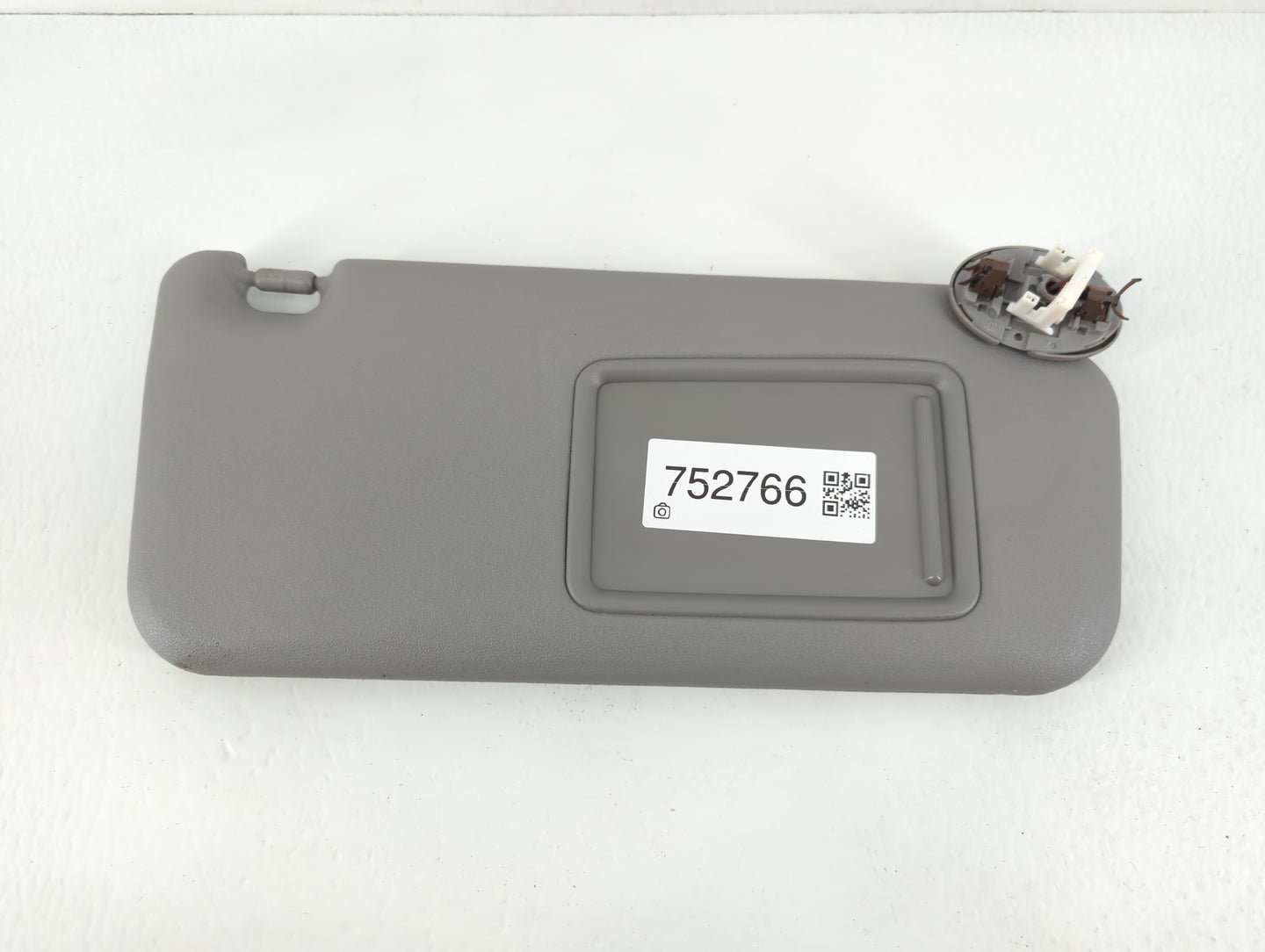 2006-2009 Toyota Rav4 Sun Visor Shade Replacement Passenger Right Mirror Fits Fits 2006 2007 2008 2009 OEM Used Auto Parts - Oemusedautoparts1.com
